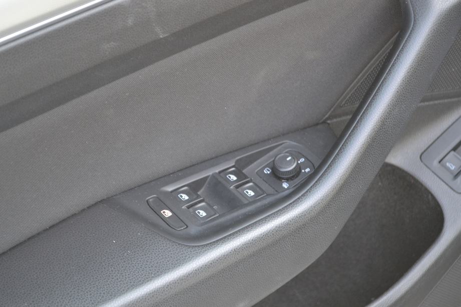VW Passat 1,6 TDI *** LEASING 1-6 god *** VELIKI SERVIS*** MATRIX ***, fotografija 19
