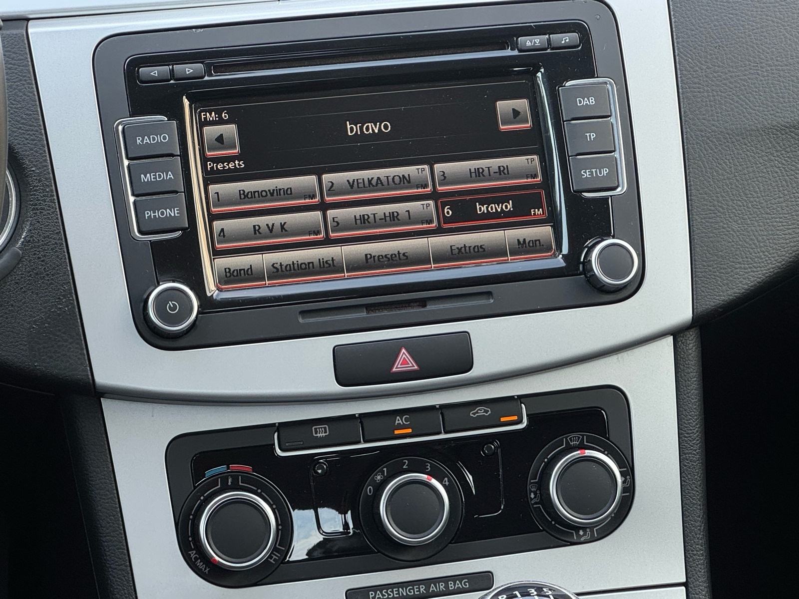 VW Passat 1,6 TDI LIMUZINA / HR VOZILO / NEMA PRIJENOSA / KLIMA, fotografija 9