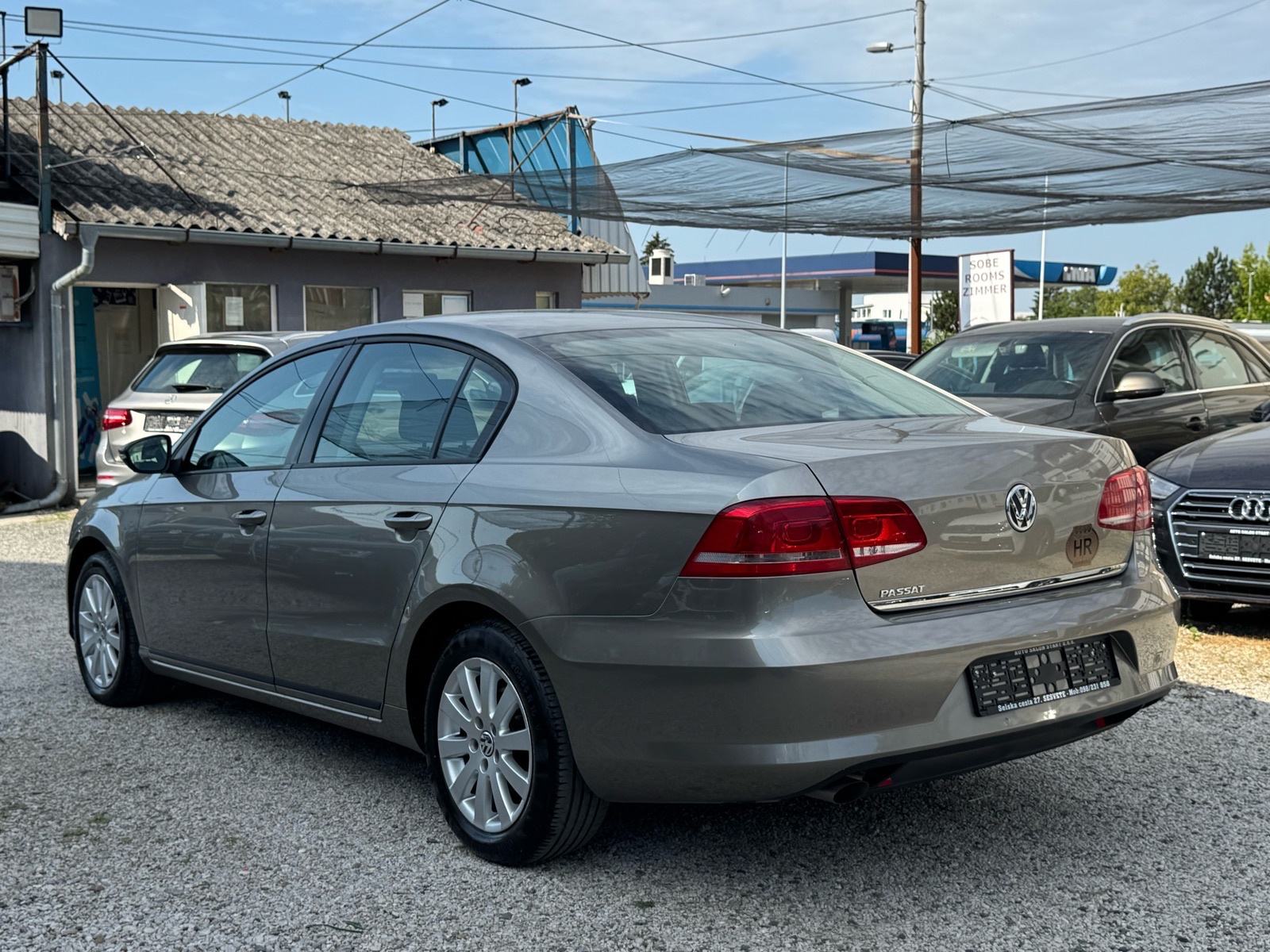 VW Passat 1,6 TDI LIMUZINA / HR VOZILO / NEMA PRIJENOSA / KLIMA, fotografija 7