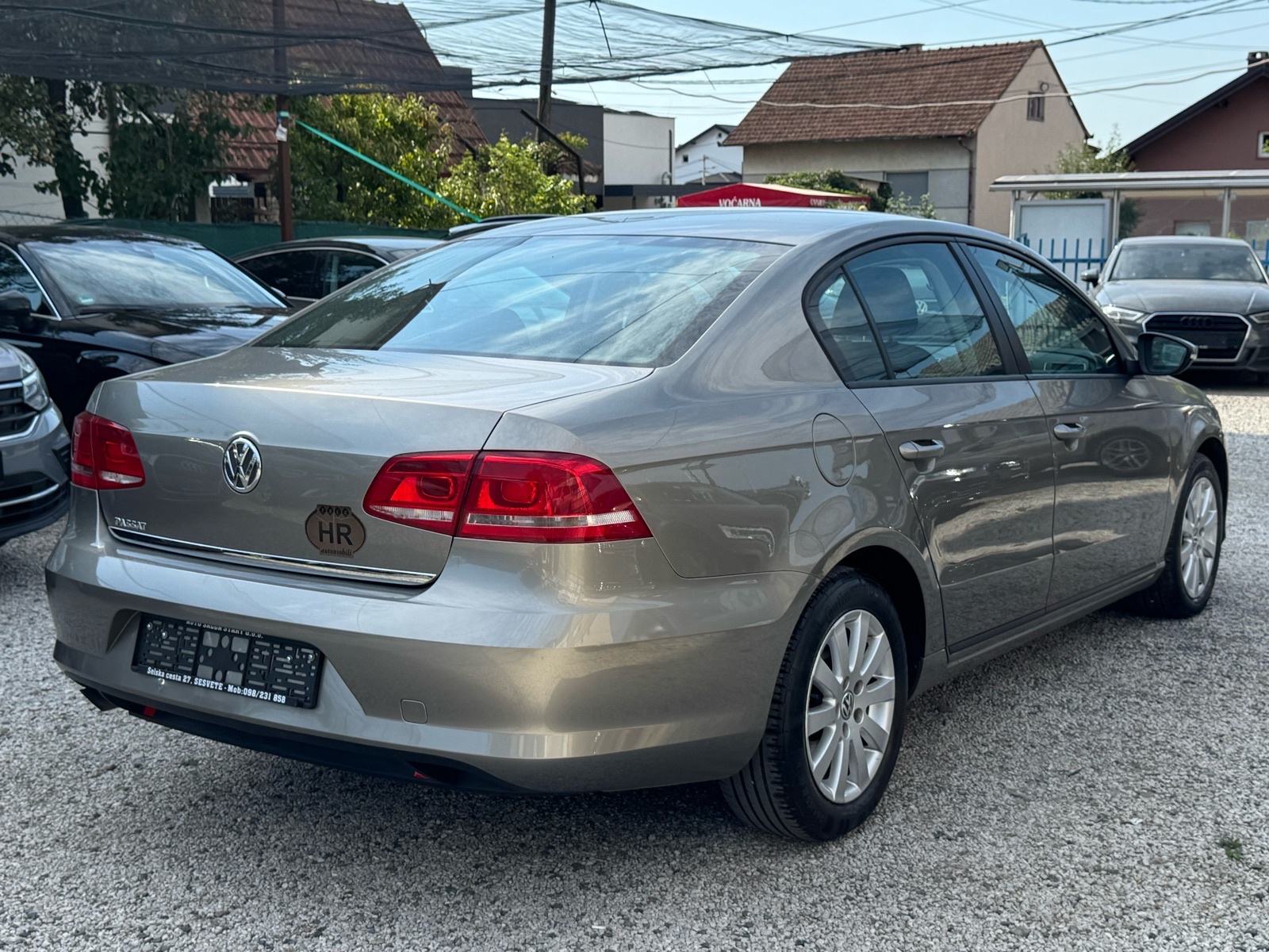 VW Passat 1,6 TDI LIMUZINA / HR VOZILO / NEMA PRIJENOSA / KLIMA, fotografija 6