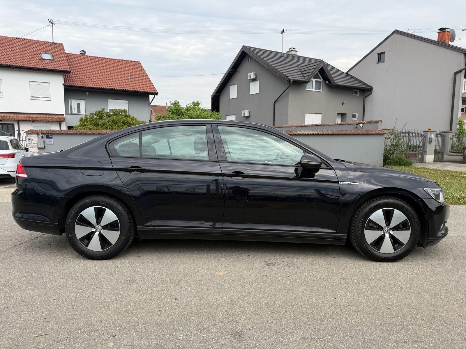 VW Passat 1,6 TDI Navi, Tempomat, Auto klima, Redistriran, Servisna, fotografija 7