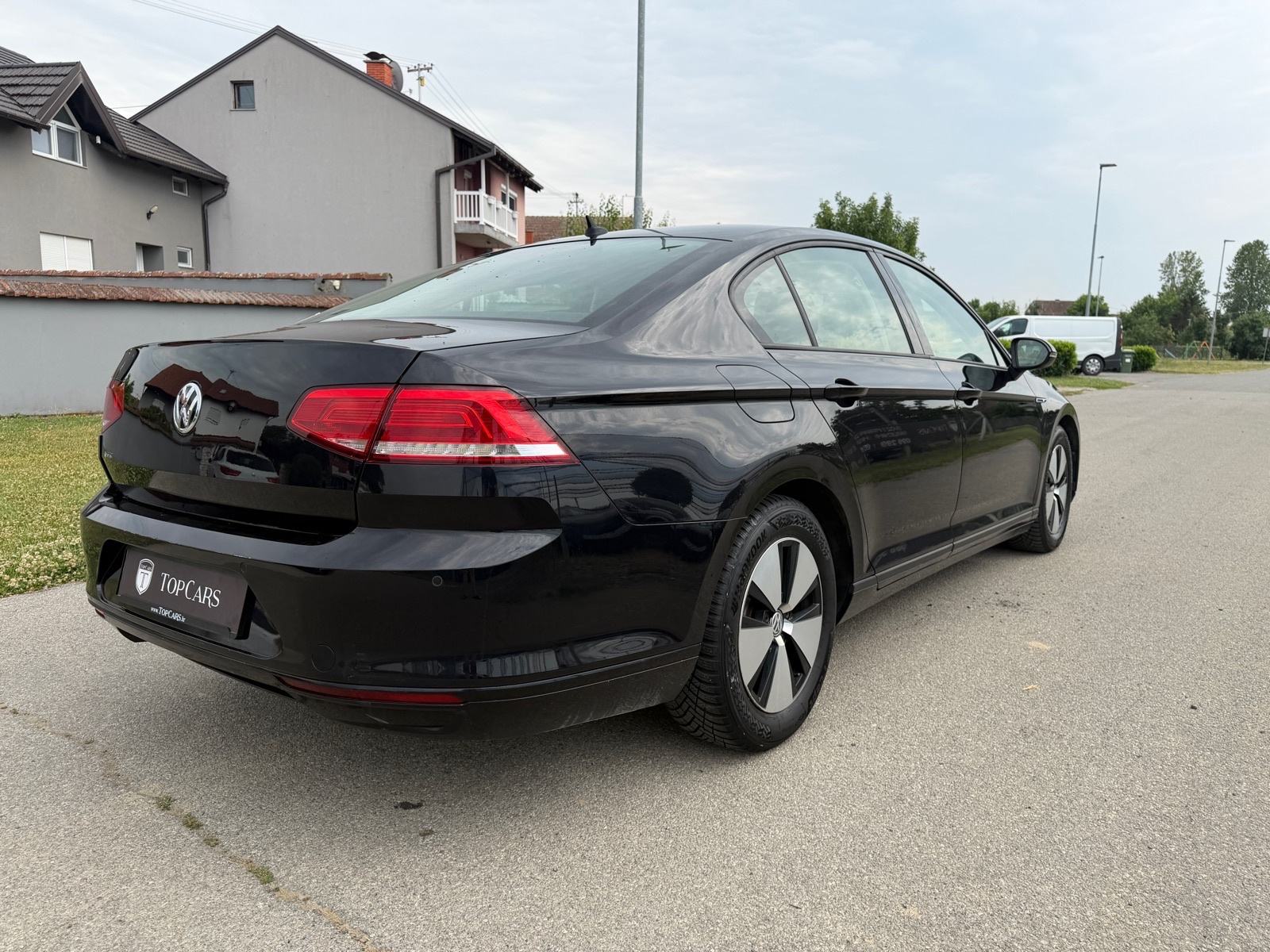 VW Passat 1,6 TDI Navi, Tempomat, Auto klima, Redistriran, Servisna, fotografija 4