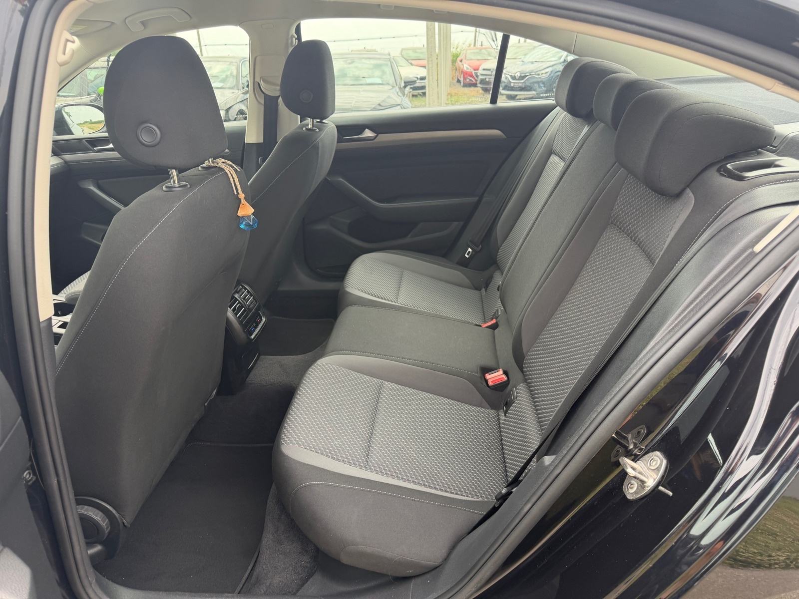 VW Passat 1,6 TDI Navi, Tempomat, Auto klima, Redistriran, Servisna, fotografija 14