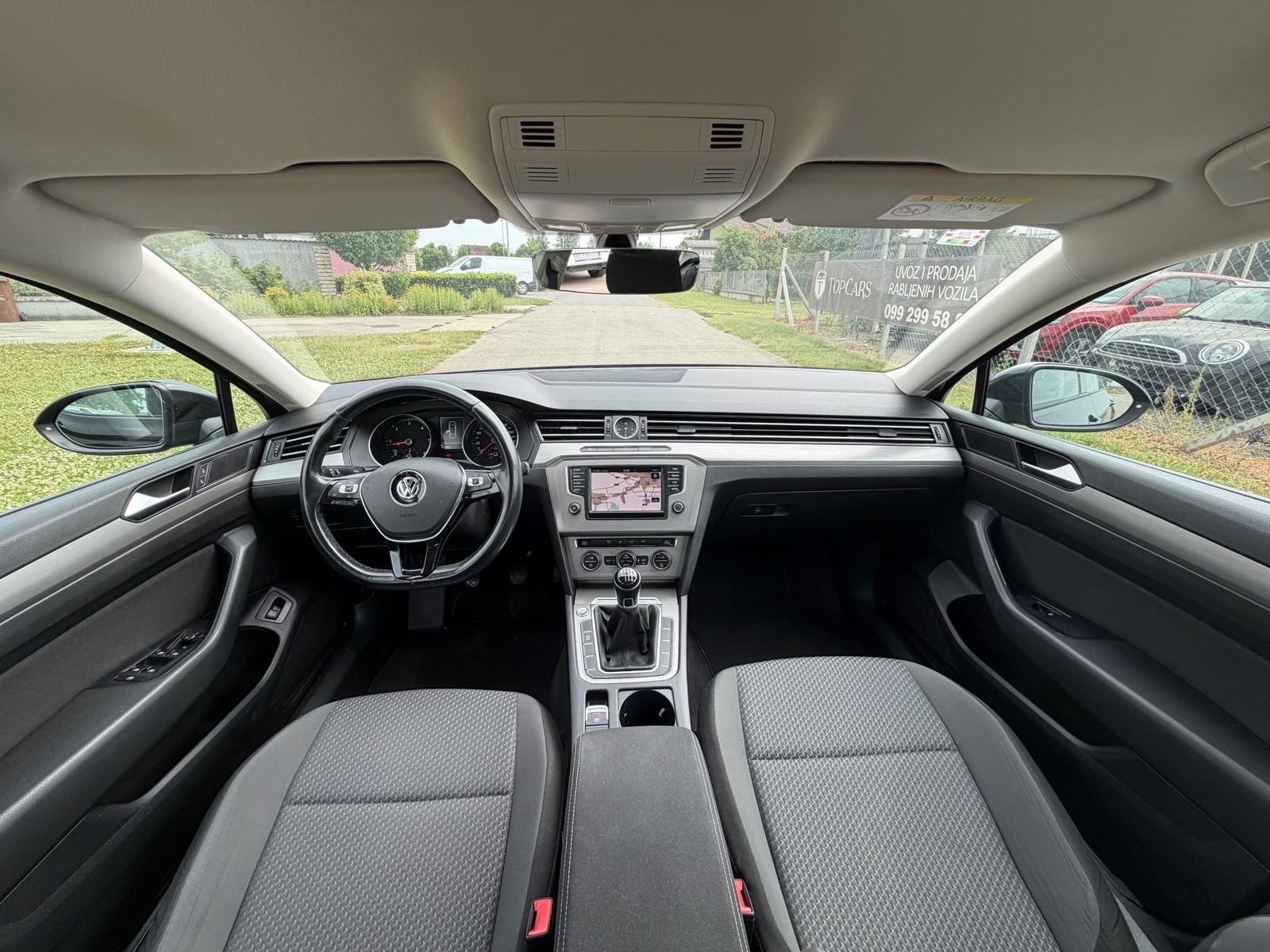 VW Passat 1,6 TDI Navi, Tempomat, Auto klima, Redistriran, Servisna, fotografija 16
