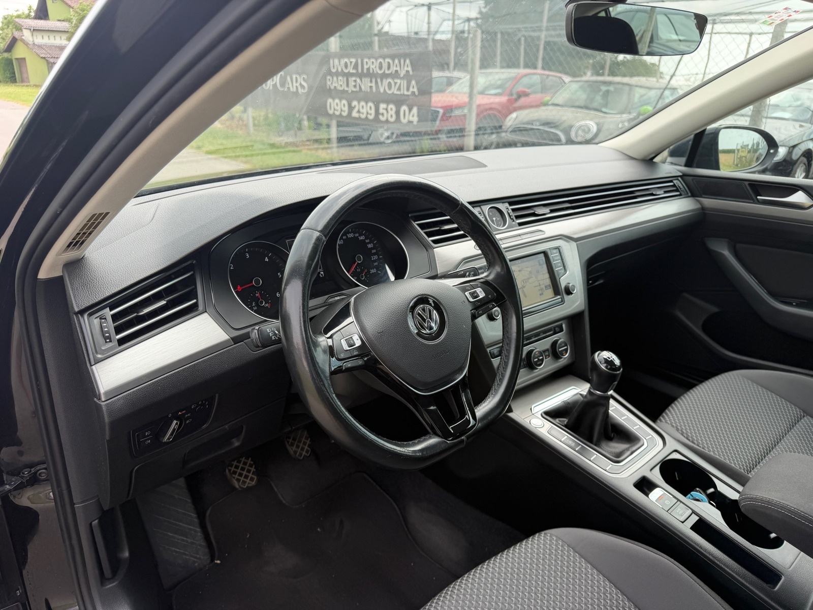 VW Passat 1,6 TDI Navi, Tempomat, Auto klima, Redistriran, Servisna, fotografija 10