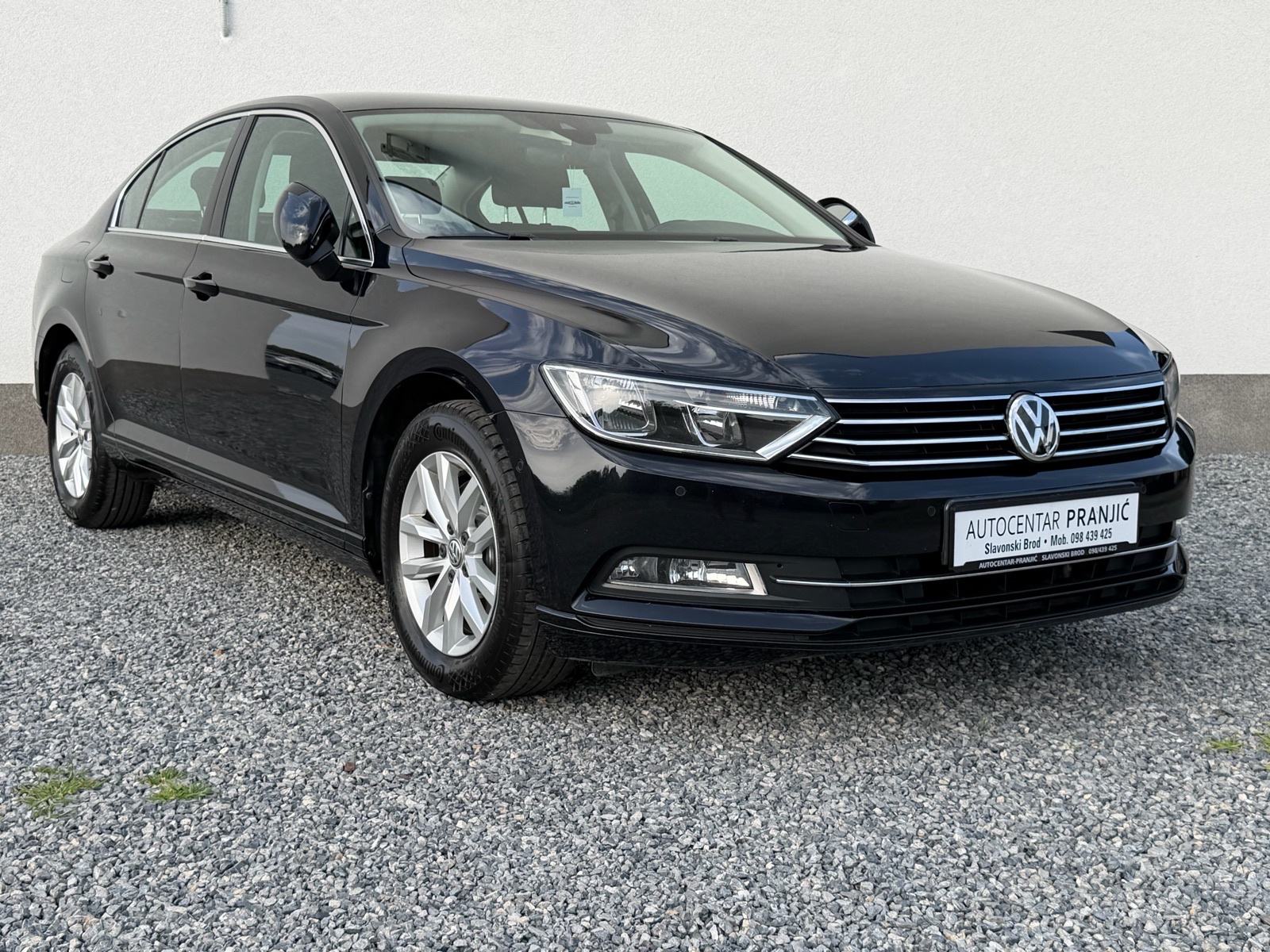 VW Passat 1,6 TDI nivagacija tempomat 124500km, fotografija 2