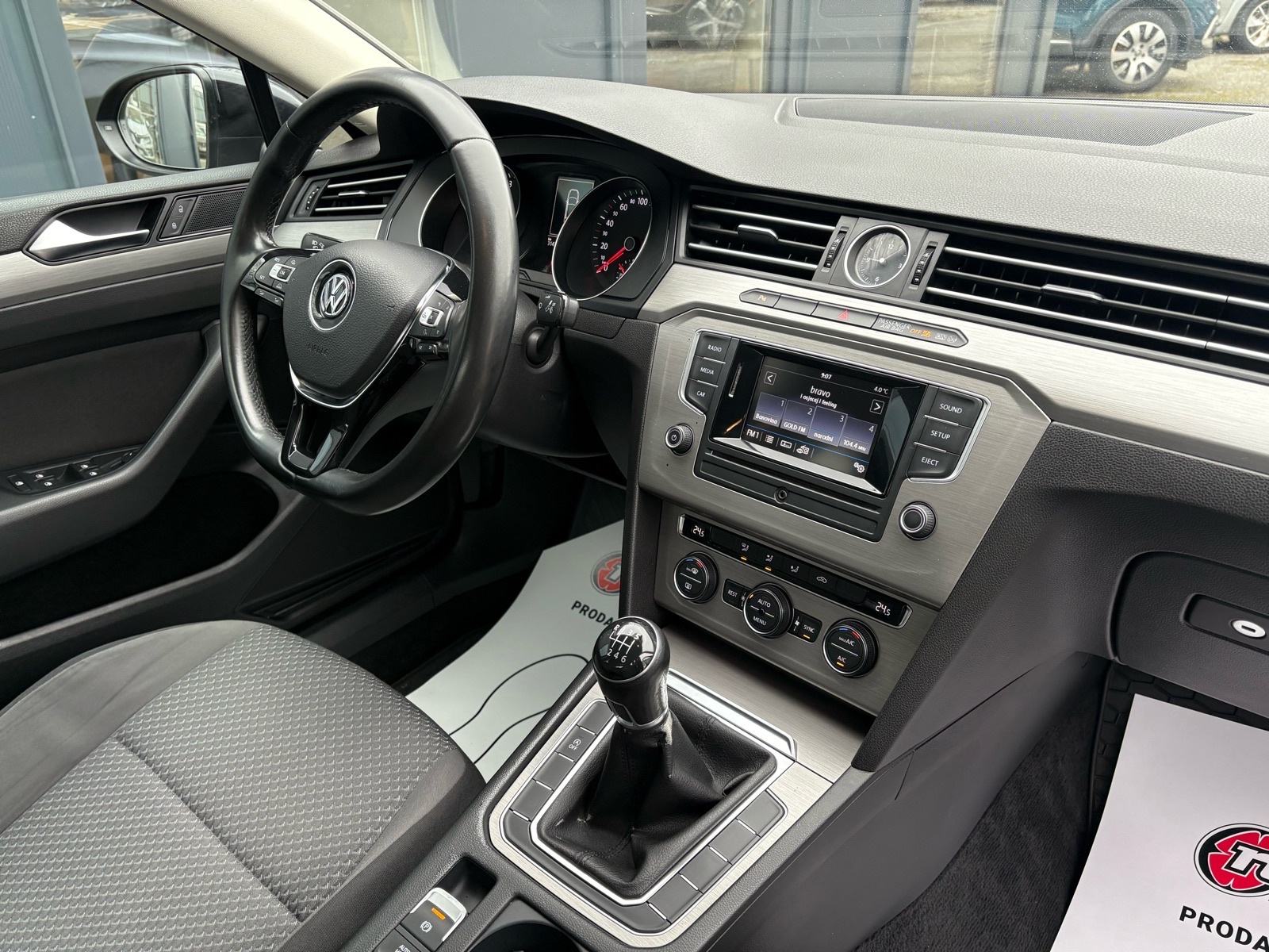 VW Passat 1,6 TDI REG:09/2026 - KLIMA - AUTOKREDIT, fotografija 17
