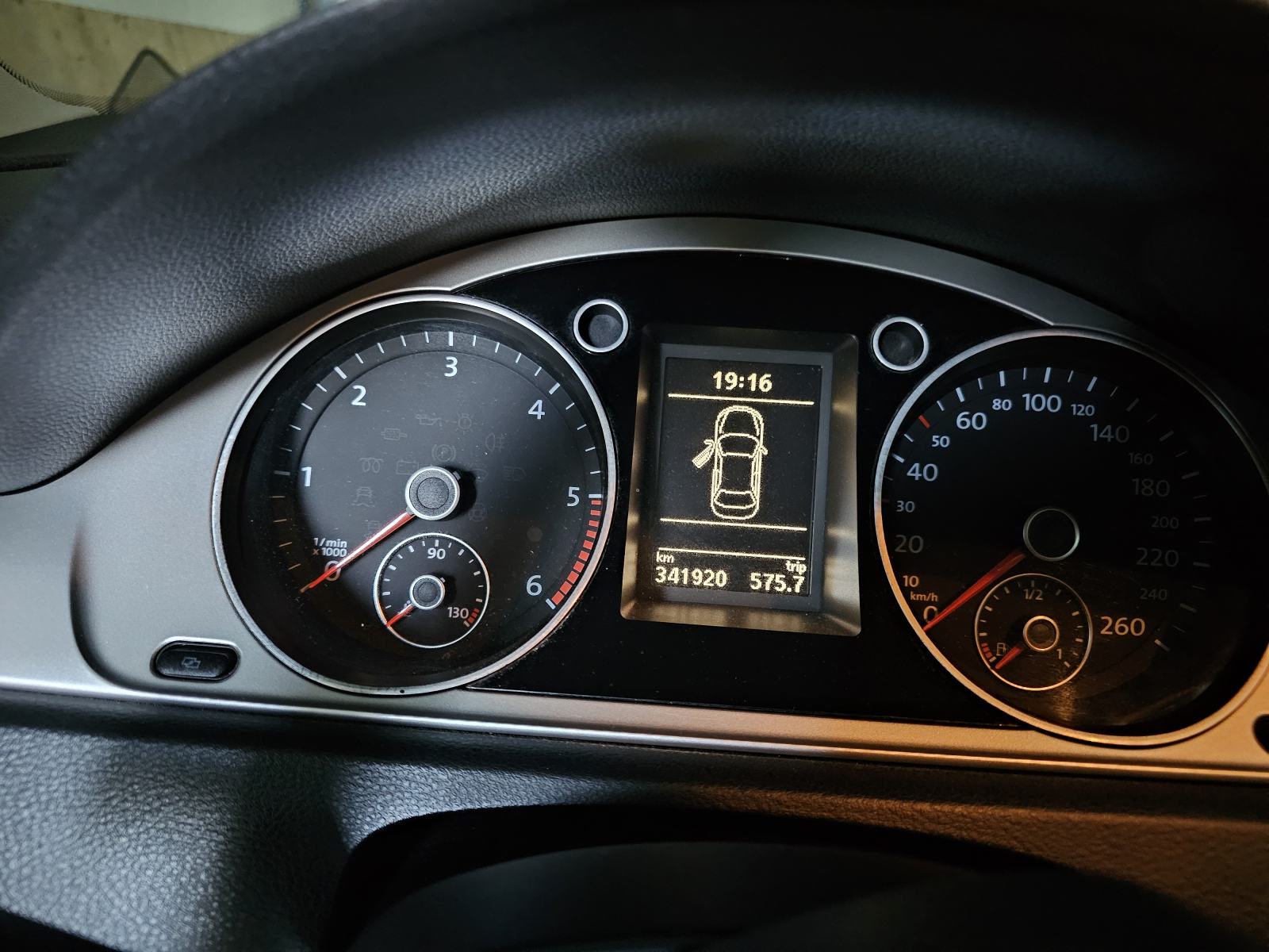 VW Passat 1,6 TDI NOVOREGISTRIRAN, fotografija 18