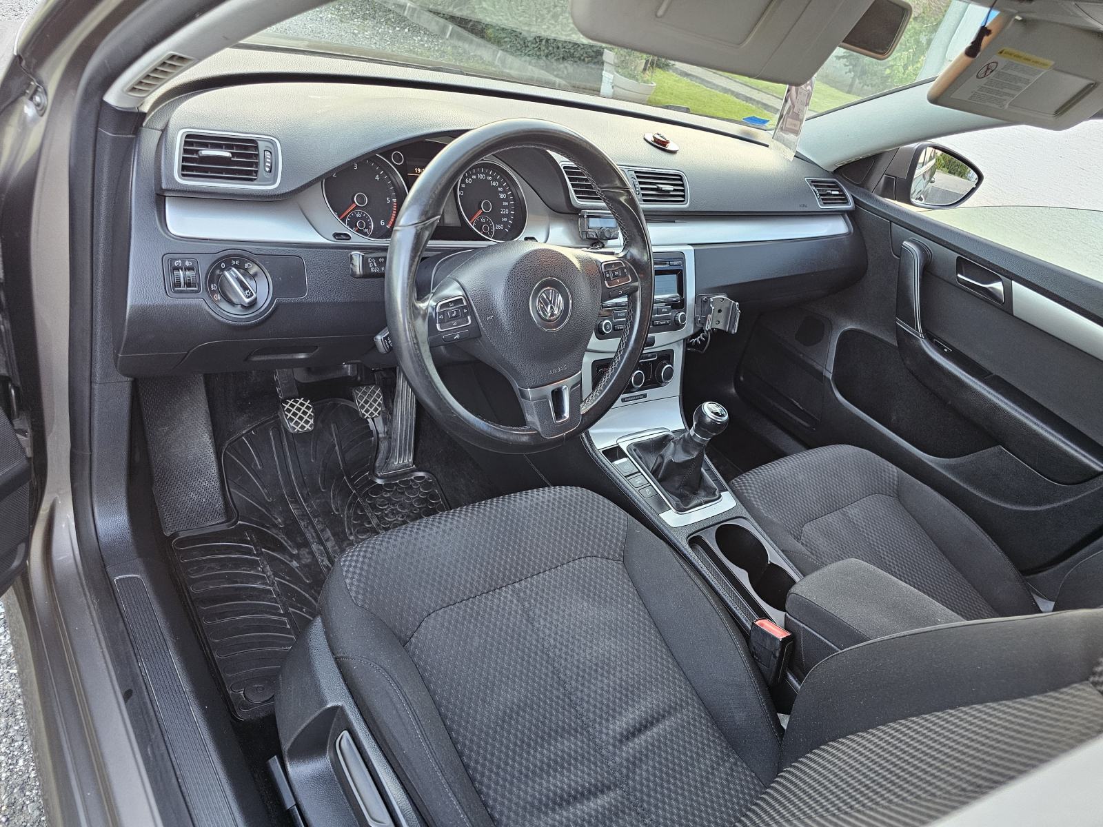 VW Passat 1,6 TDI NOVOREGISTRIRAN, fotografija 16