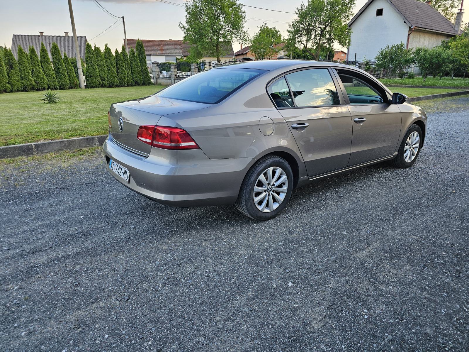 VW Passat 1,6 TDI NOVOREGISTRIRAN, pogled izvana - slika 3