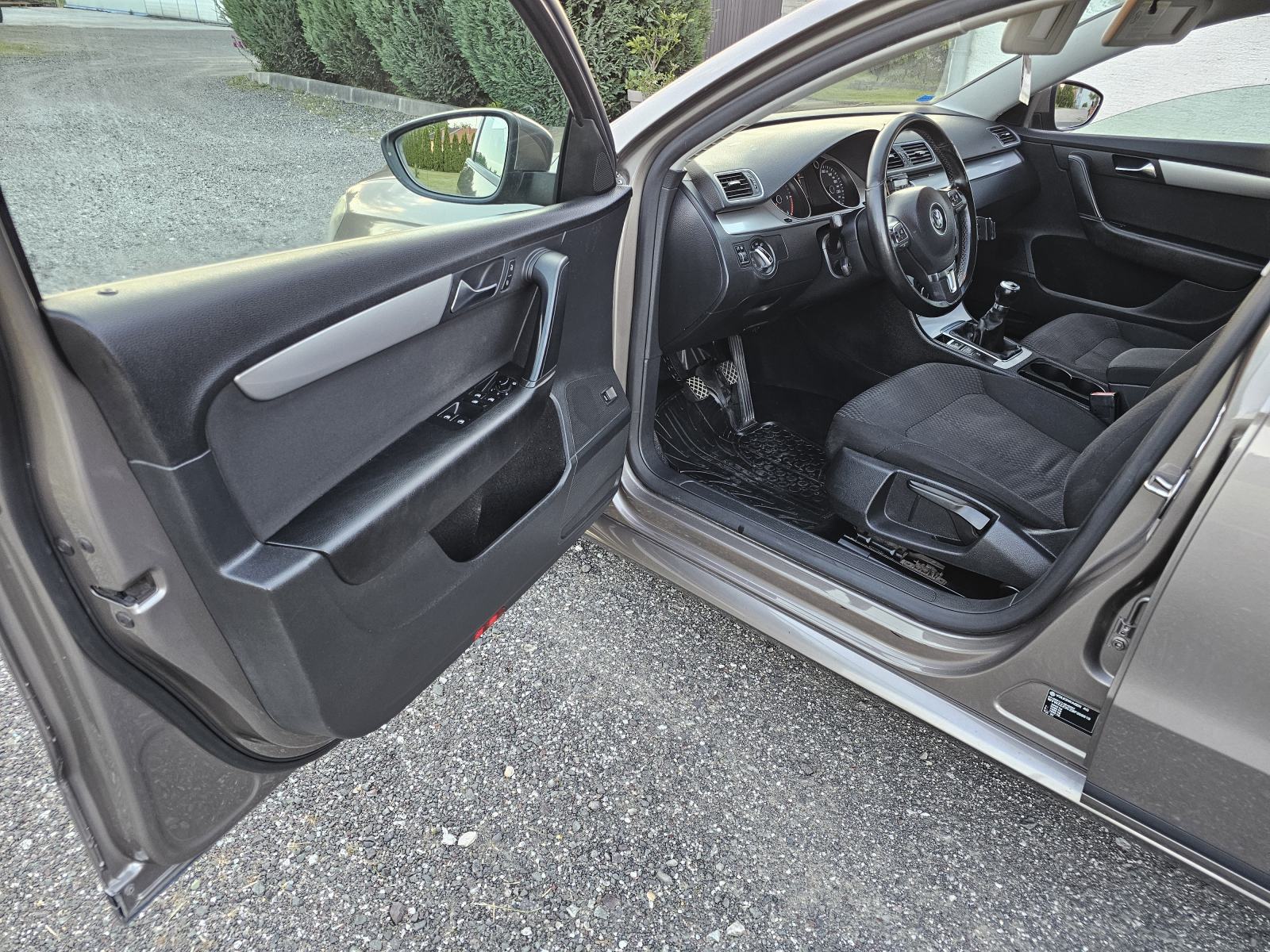 VW Passat 1,6 TDI NOVOREGISTRIRAN, fotografija 20