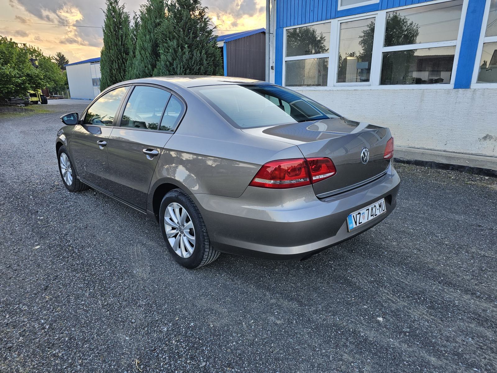 VW Passat 1,6 TDI NOVOREGISTRIRAN, pogled izvana - slika 2