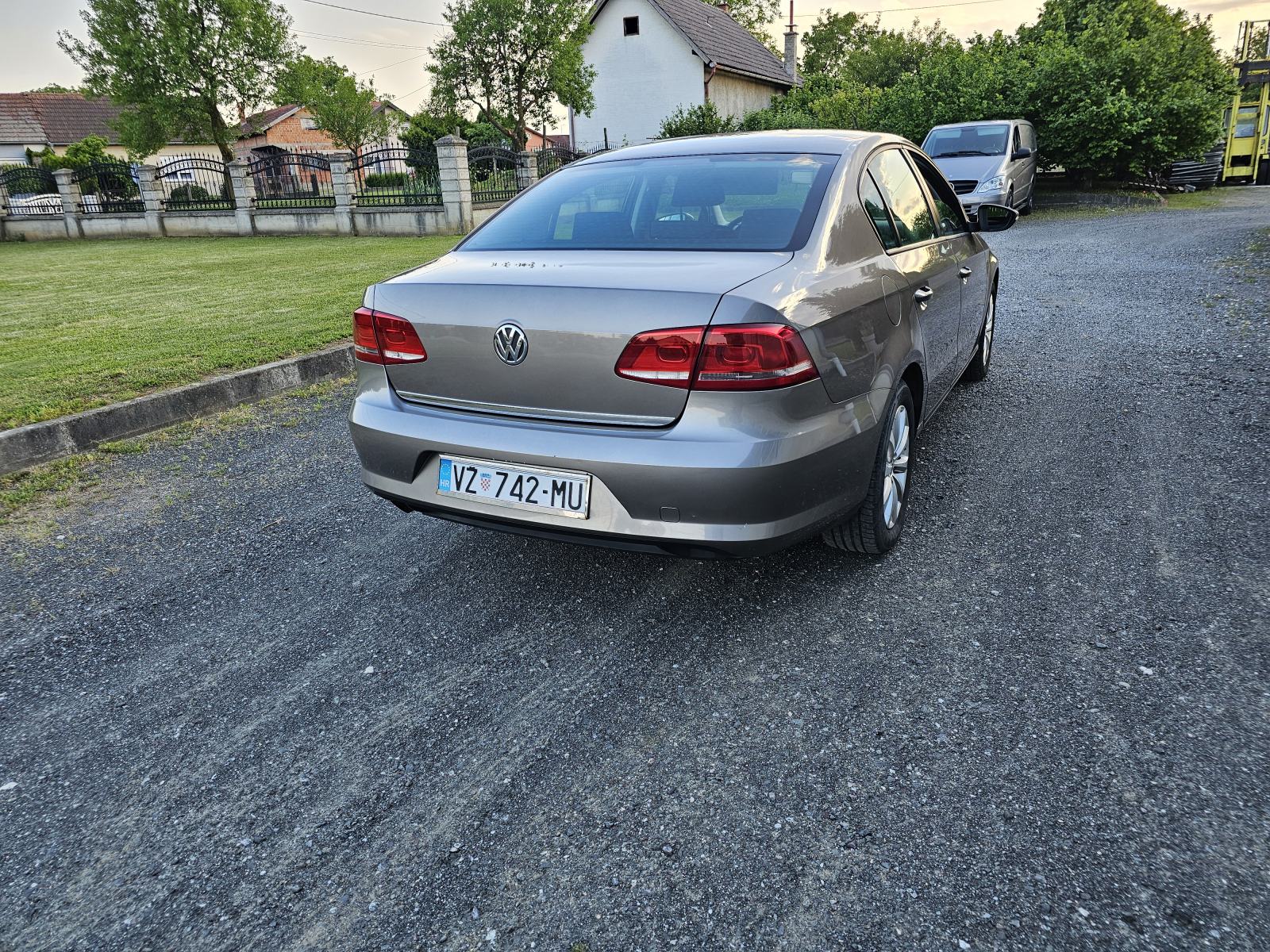 VW Passat 1,6 TDI NOVOREGISTRIRAN, fotografija 9