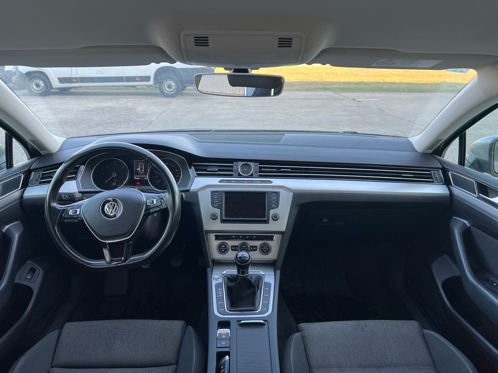 VW Passat 1,6 TDI *REG 11/26* *Puno opreme* *Ljetni + zimski set, fotografija 9