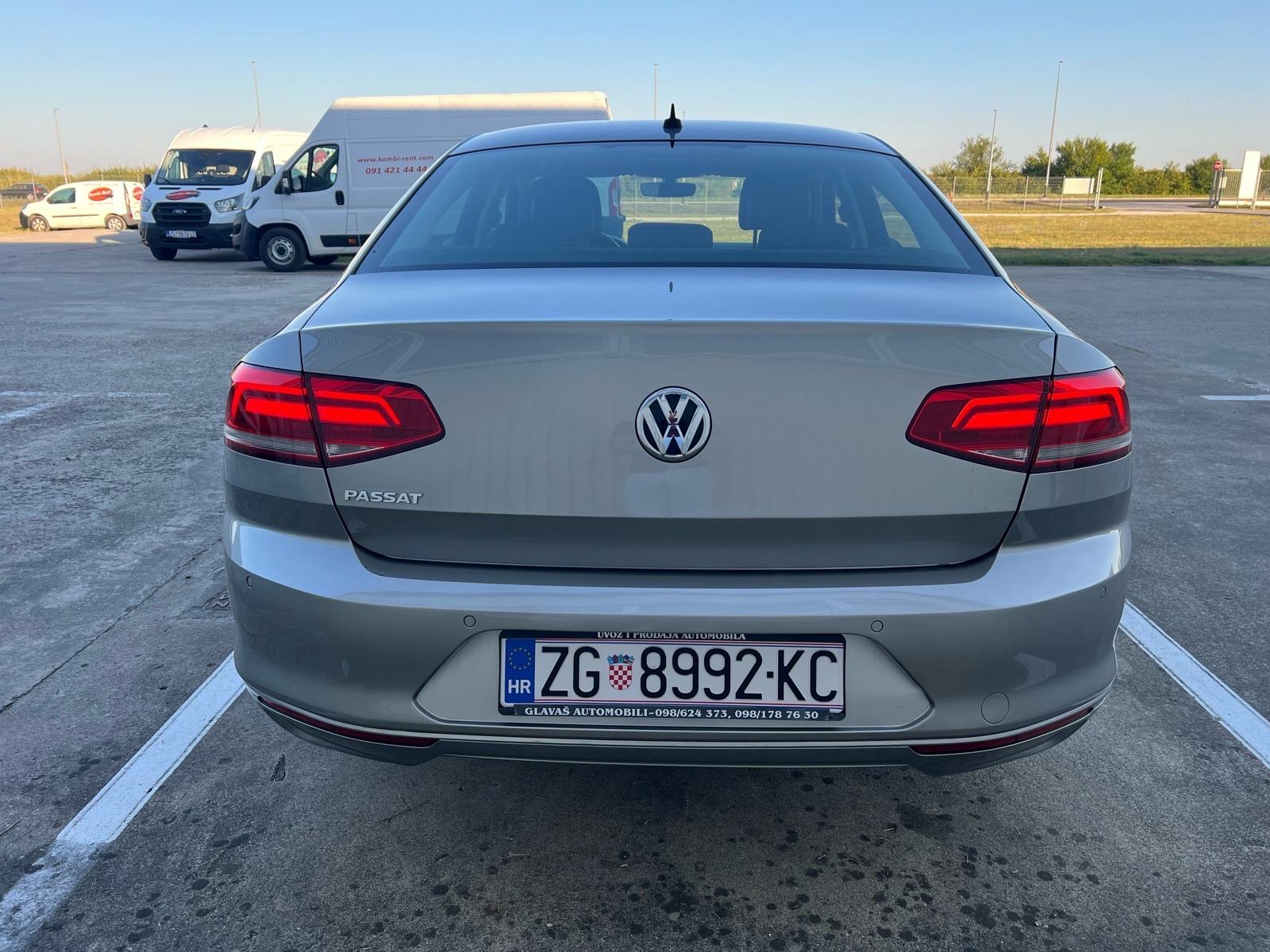 VW Passat 1,6 TDI *REG 11/26* *Puno opreme* *Ljetni + zimski set, fotografija 6