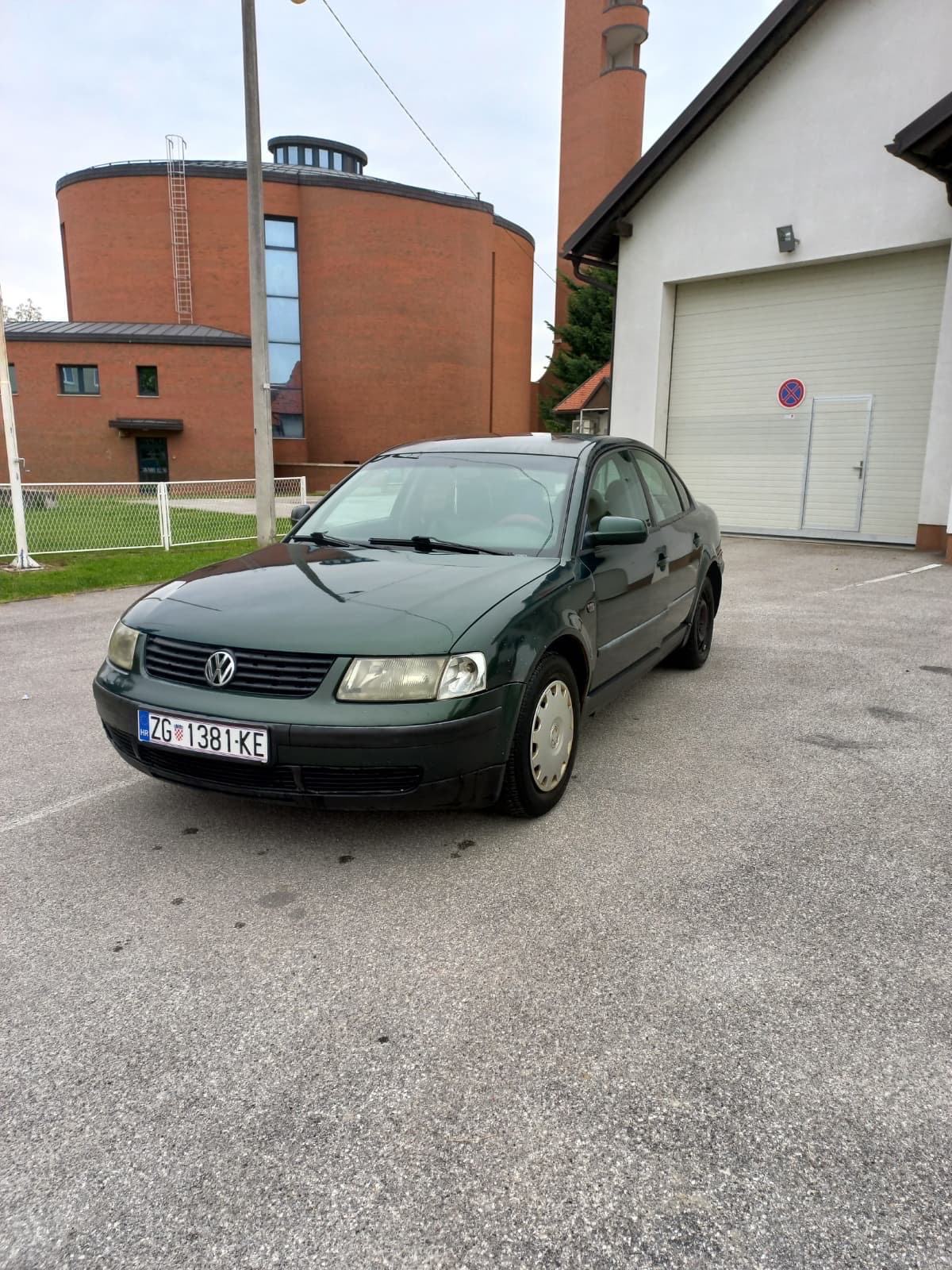VW Passat 1,9 TDI AUTO PALI VOZI SAMO 650 EURA, fotografija 18