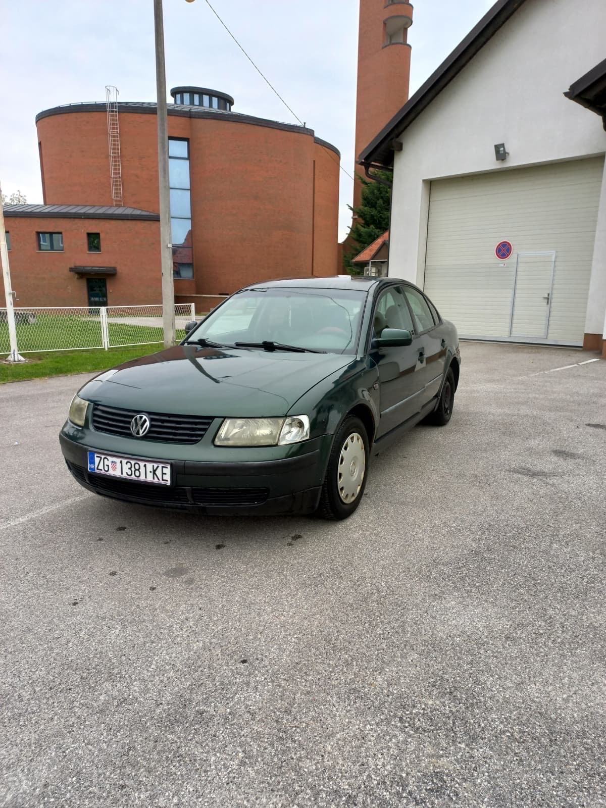 VW Passat 1,9 TDI AUTO PALI VOZI SAMO 650 EURA, fotografija 2