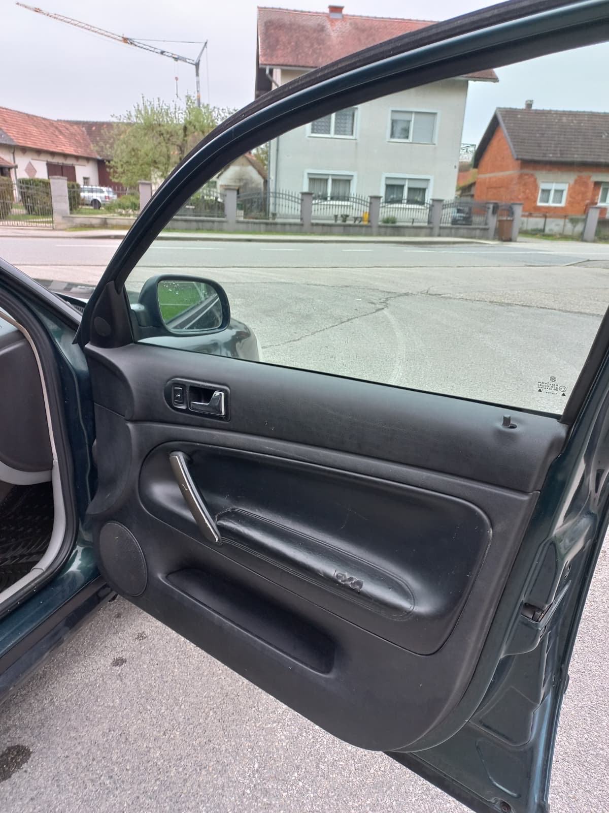 VW Passat 1,9 TDI AUTO PALI VOZI SAMO 650 EURA, fotografija 3