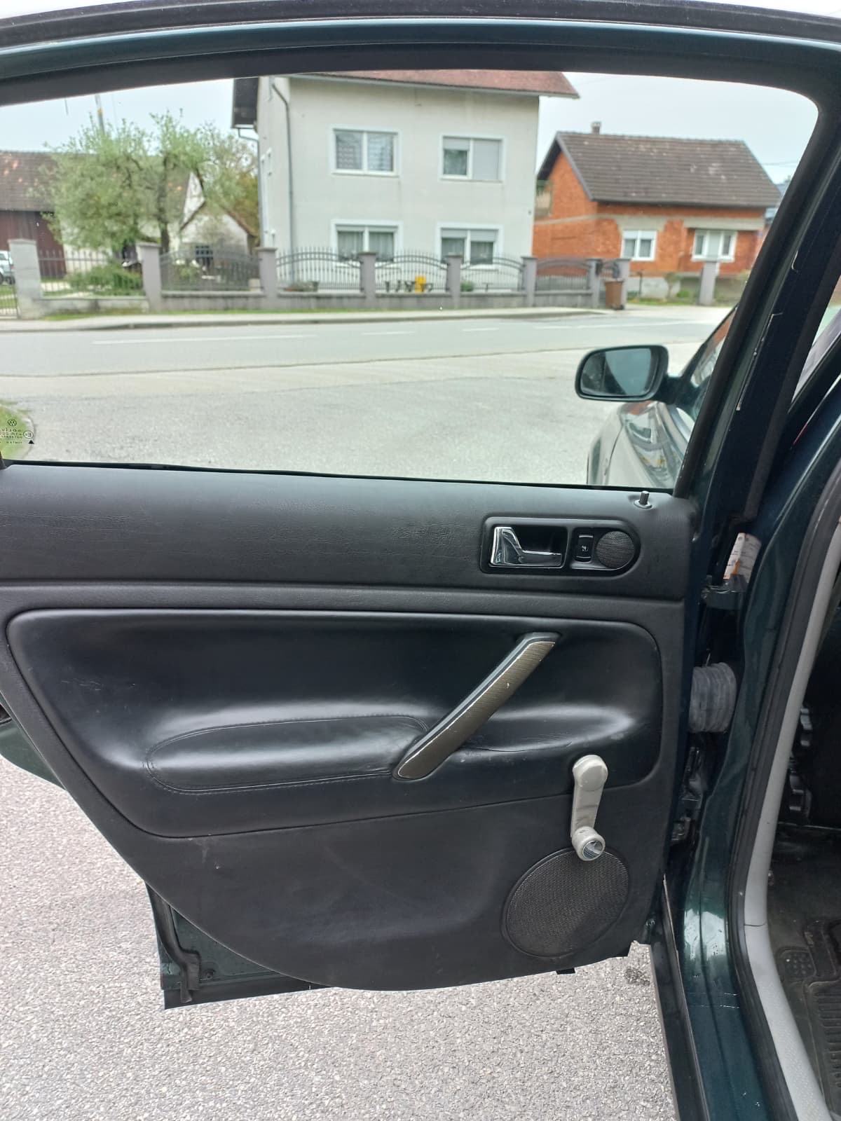 VW Passat 1,9 TDI AUTO PALI VOZI SAMO 650 EURA, fotografija 5