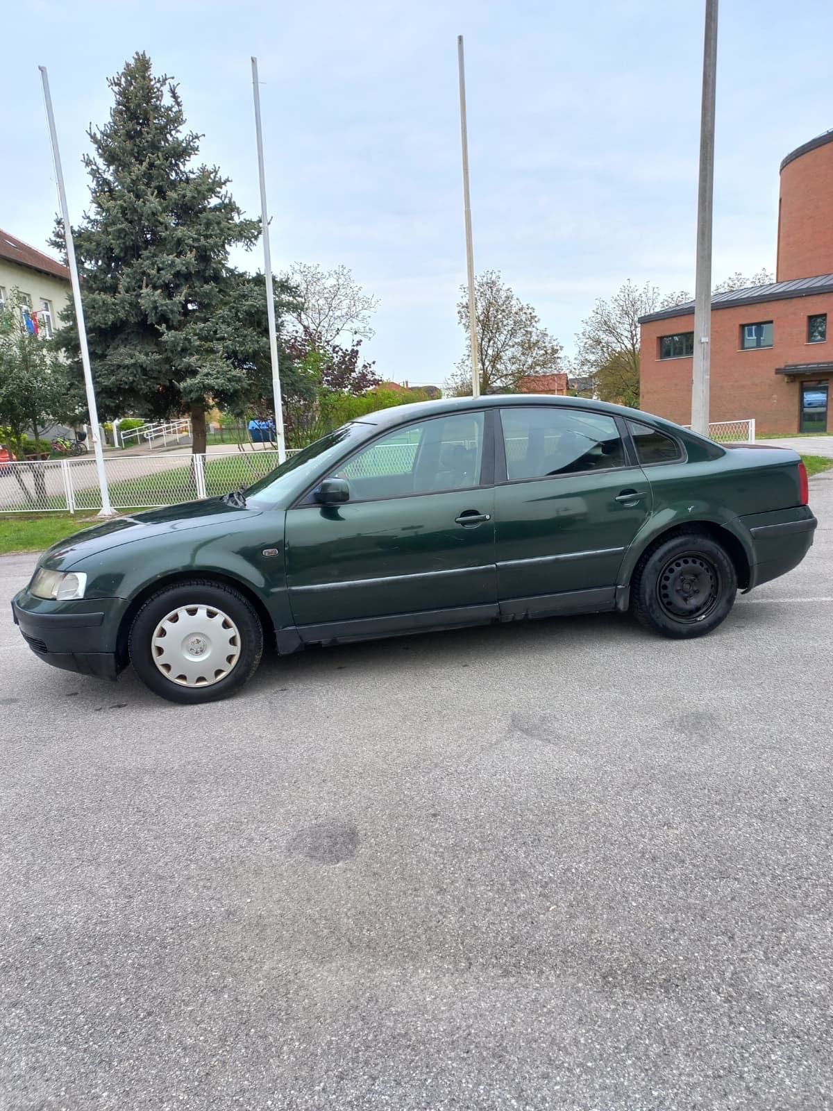 VW Passat 1,9 TDI AUTO PALI VOZI SAMO 650 EURA, fotografija 19