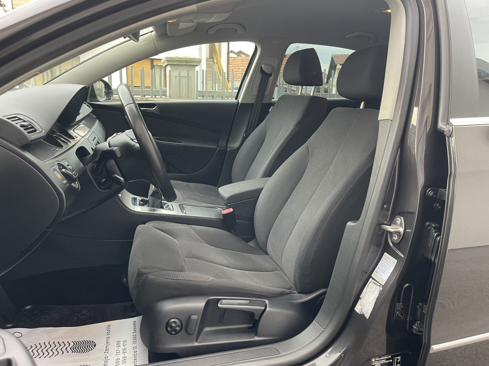 VW PASSAT 1,9 TDI •• KAO NOVI, KUPLJEN U HRVATSKOJ, DIGITALNA KLIMA ••, fotografija 13