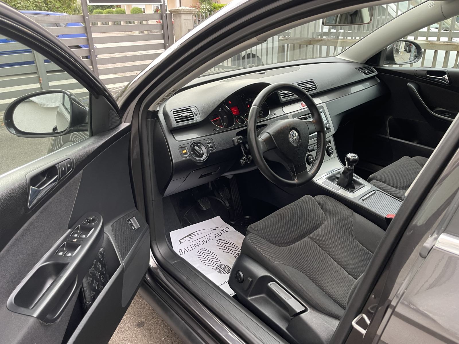 VW PASSAT 1,9 TDI •• KAO NOVI, KUPLJEN U HRVATSKOJ, DIGITALNA KLIMA ••, fotografija 11