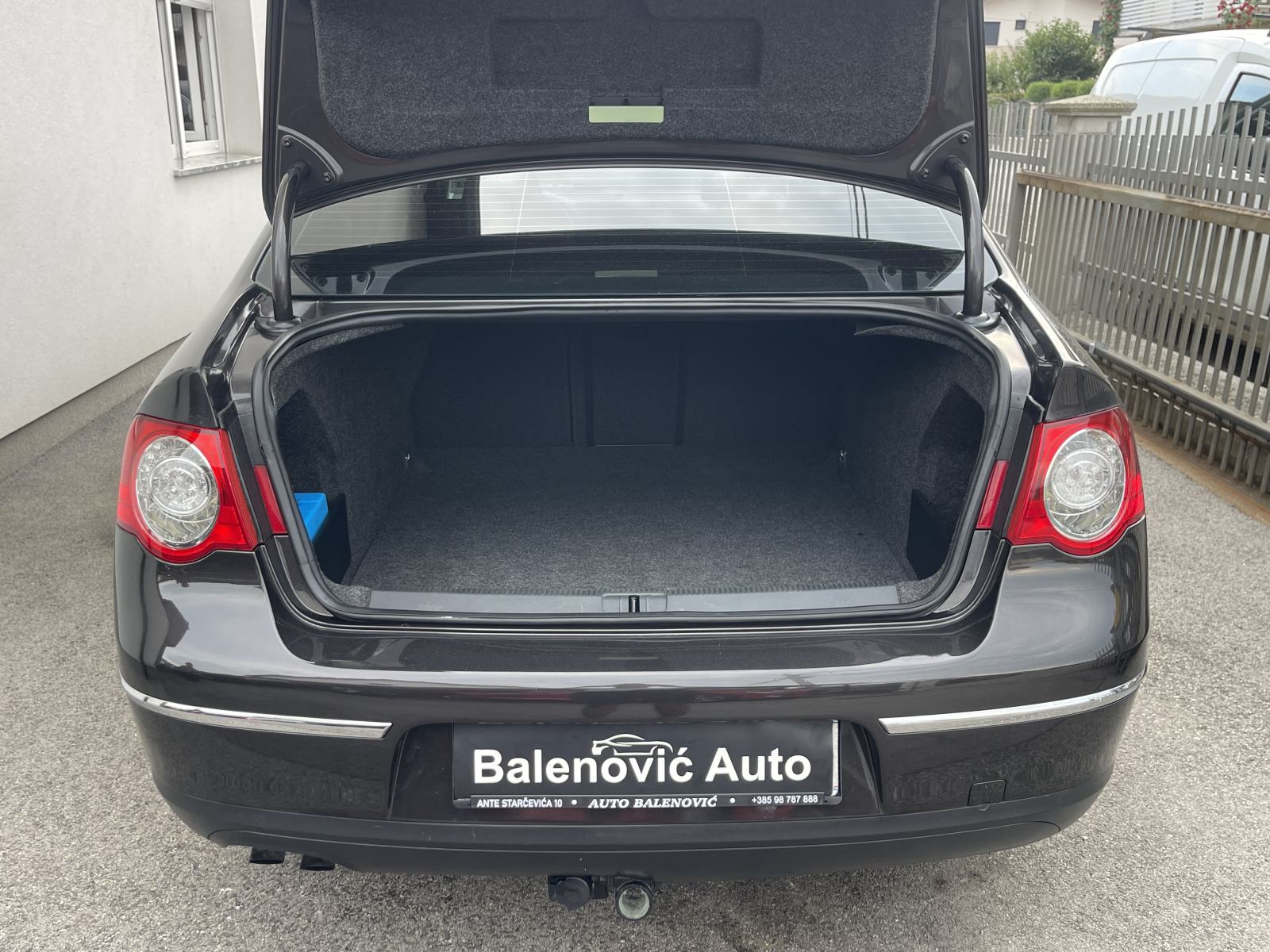 VW PASSAT 1,9 TDI •• KAO NOVI, KUPLJEN U HRVATSKOJ, DIGITALNA KLIMA ••, fotografija 18