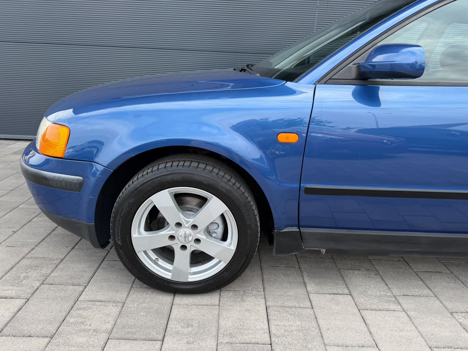 VW Passat 1.9 TDI - REGISTRIRAN - AUTOMATSKA KLIMA - AUTOKREDIT, fotografija 3