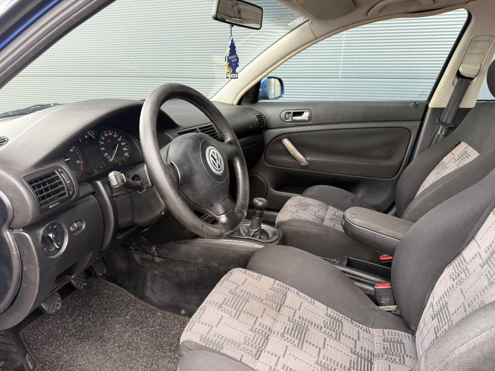 VW Passat 1.9 TDI - REGISTRIRAN - AUTOMATSKA KLIMA - AUTOKREDIT, fotografija 11