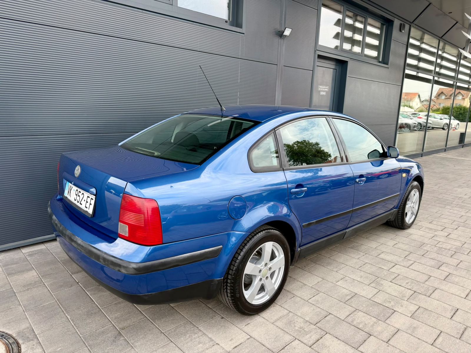 VW Passat 1.9 TDI - REGISTRIRAN - AUTOMATSKA KLIMA - AUTOKREDIT, fotografija 7