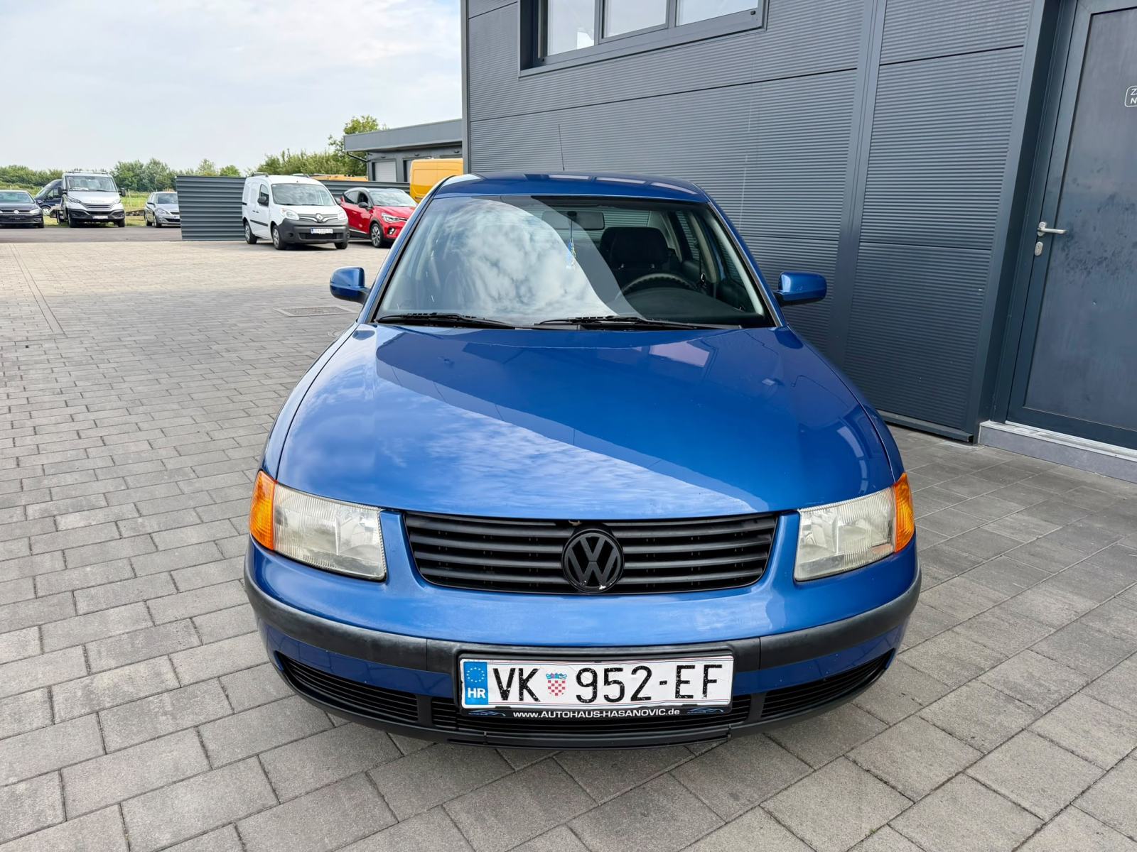 VW Passat 1.9 TDI - REGISTRIRAN - AUTOMATSKA KLIMA - AUTOKREDIT, fotografija 10