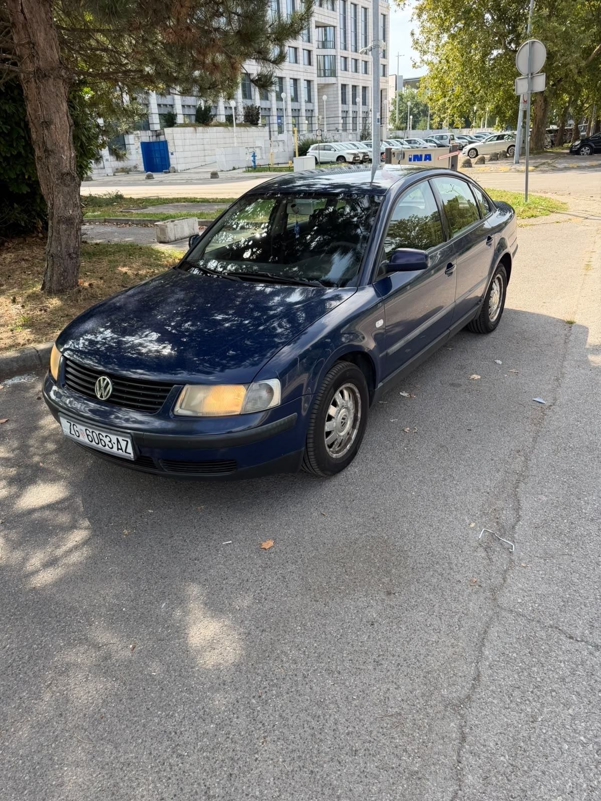 VW Passat 1,9 TDI, pogled izvana - slika 2