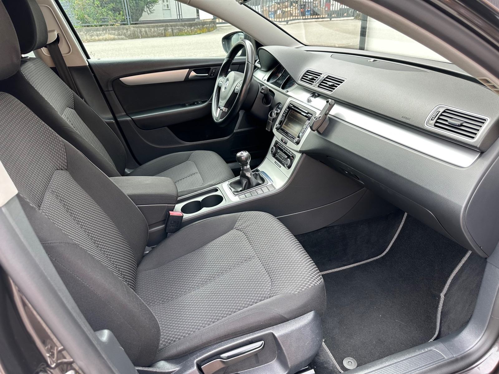 VW PASSAT 2.0 TDI,103 KW,SERVISNA,NAVI,TEMP,REG 1 GOD… 11.000€, fotografija 19