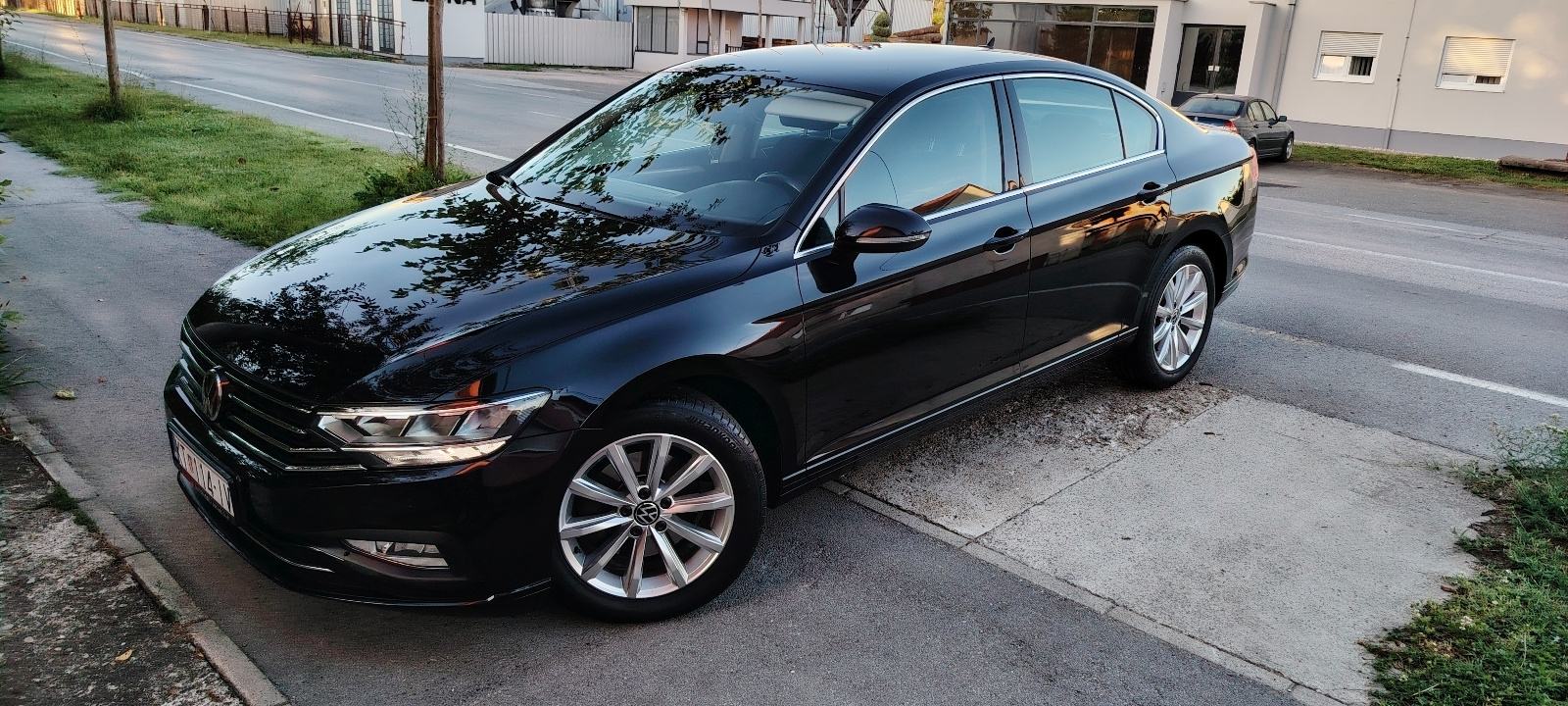 VW PASSAT B8 2,0 TDI 110 KW. BUSINESS. FACELIFT. VELIKI SERVIS., fotografija 1