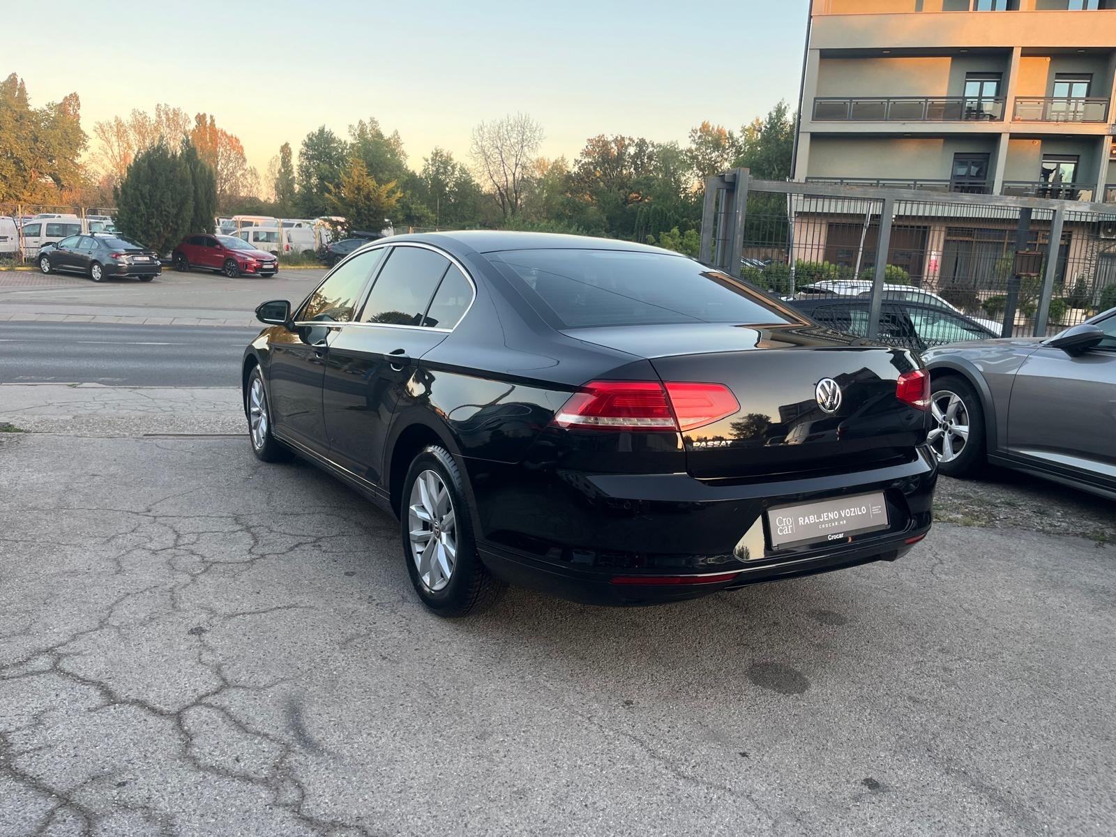 VW Passat 2,0 TDI 150 KS DSG Automatik ComfortLine 1VL Nije uvoz Jam1G, fotografija 5