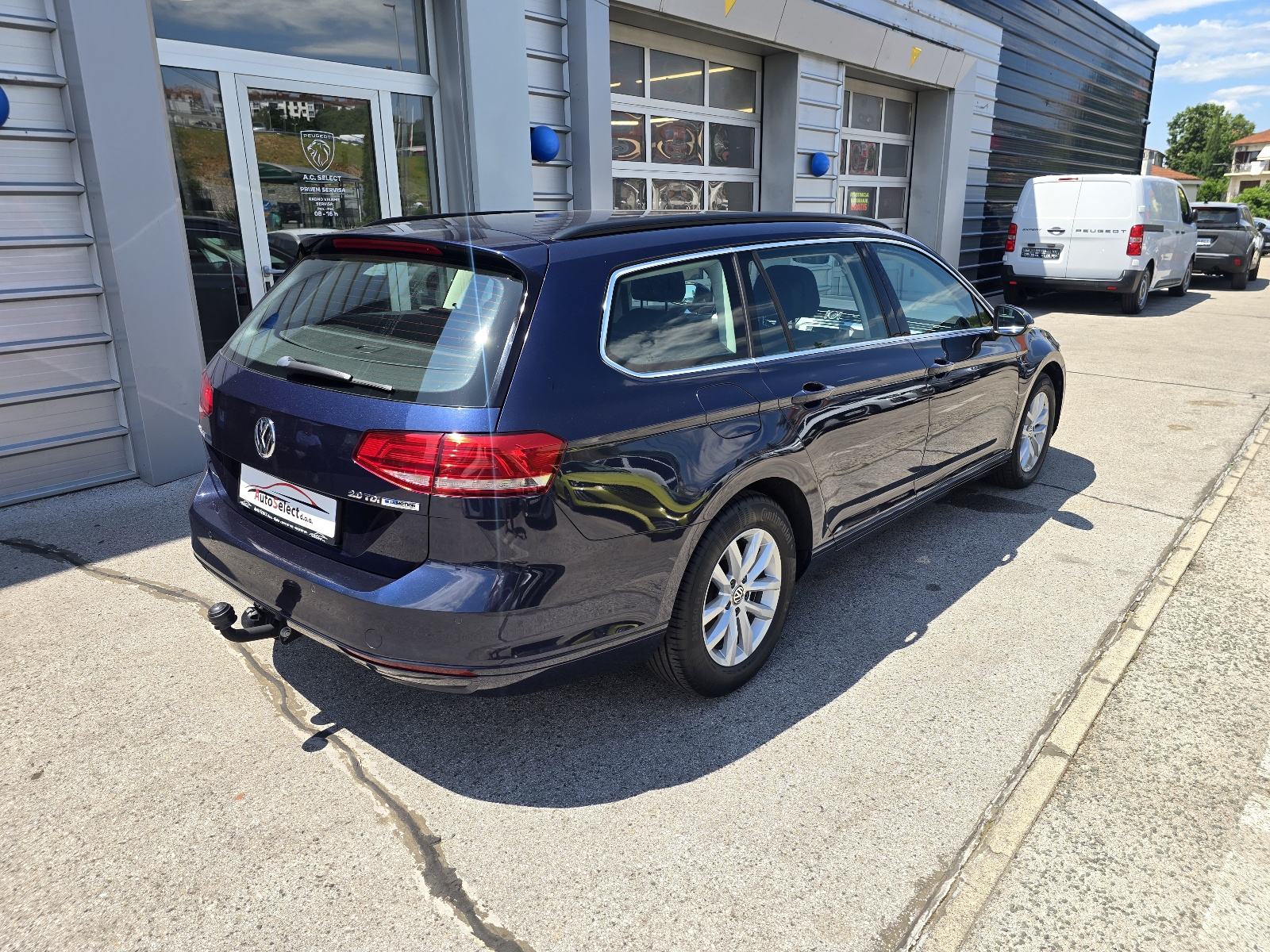 VW Passat 2.0 TDI - 2016 - 120000km - SERVISNA - GARANCIJA - REG1GOD, fotografija 5