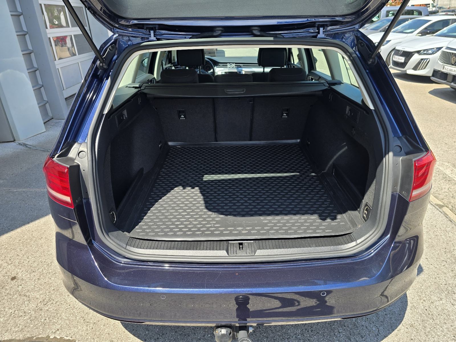 VW Passat 2.0 TDI - 2016 - 120000km - SERVISNA - GARANCIJA - REG1GOD, fotografija 8