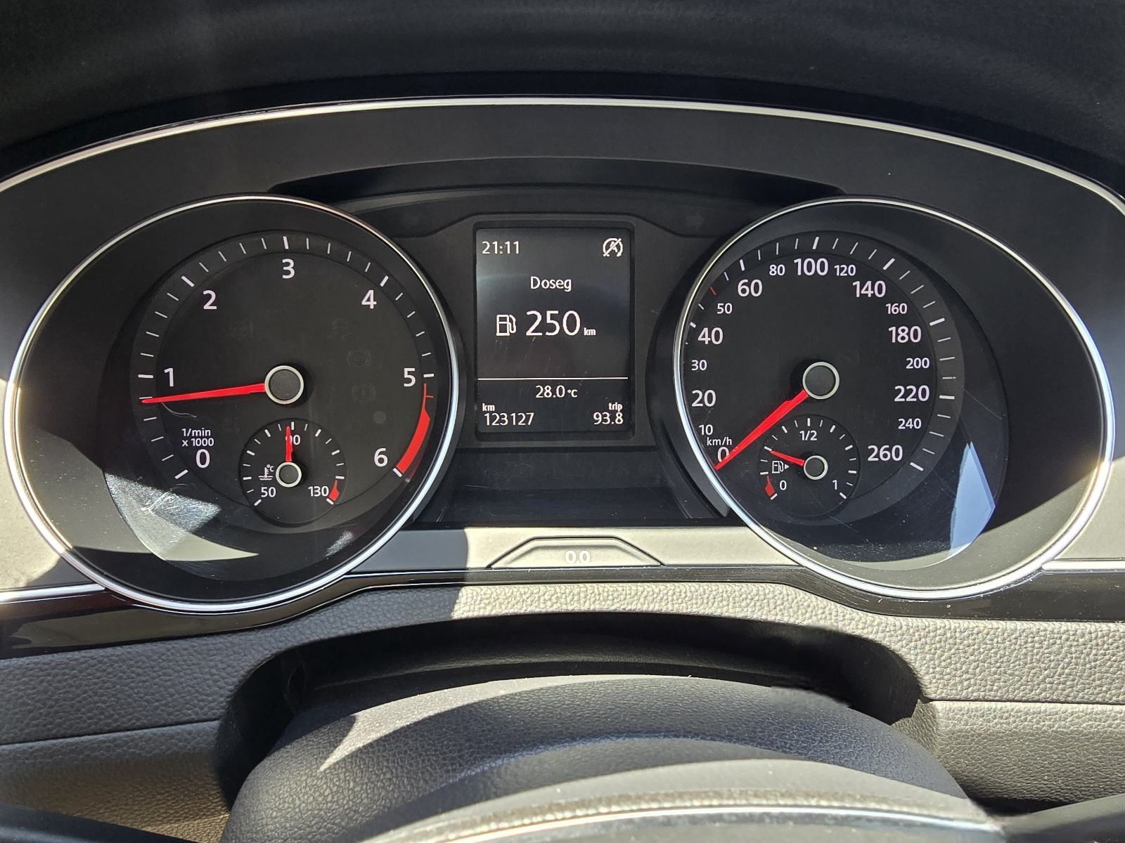 VW Passat 2.0 TDI - 2016 - 120000km - SERVISNA - GARANCIJA - REG1GOD, fotografija 12