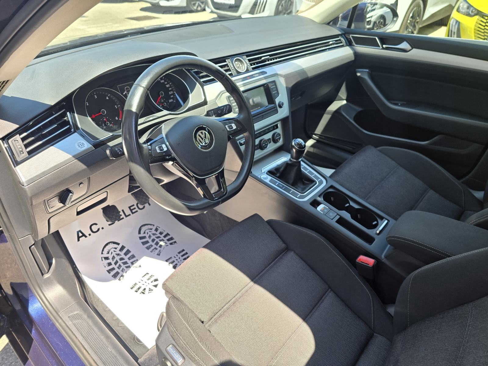 VW Passat 2.0 TDI - 2016 - 120000km - SERVISNA - GARANCIJA - REG1GOD, fotografija 16