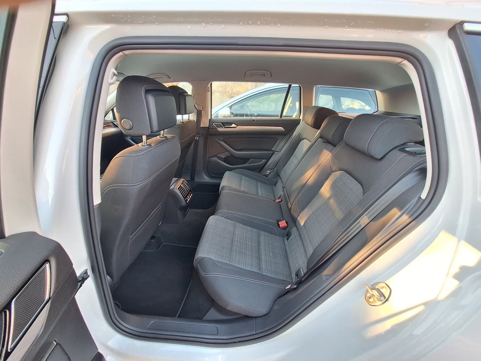 VW Passat 2,0TDI automatik(DSG)REDIZAJN/LED/P.KAMERA ‼️AKCIJA‼️, fotografija 17