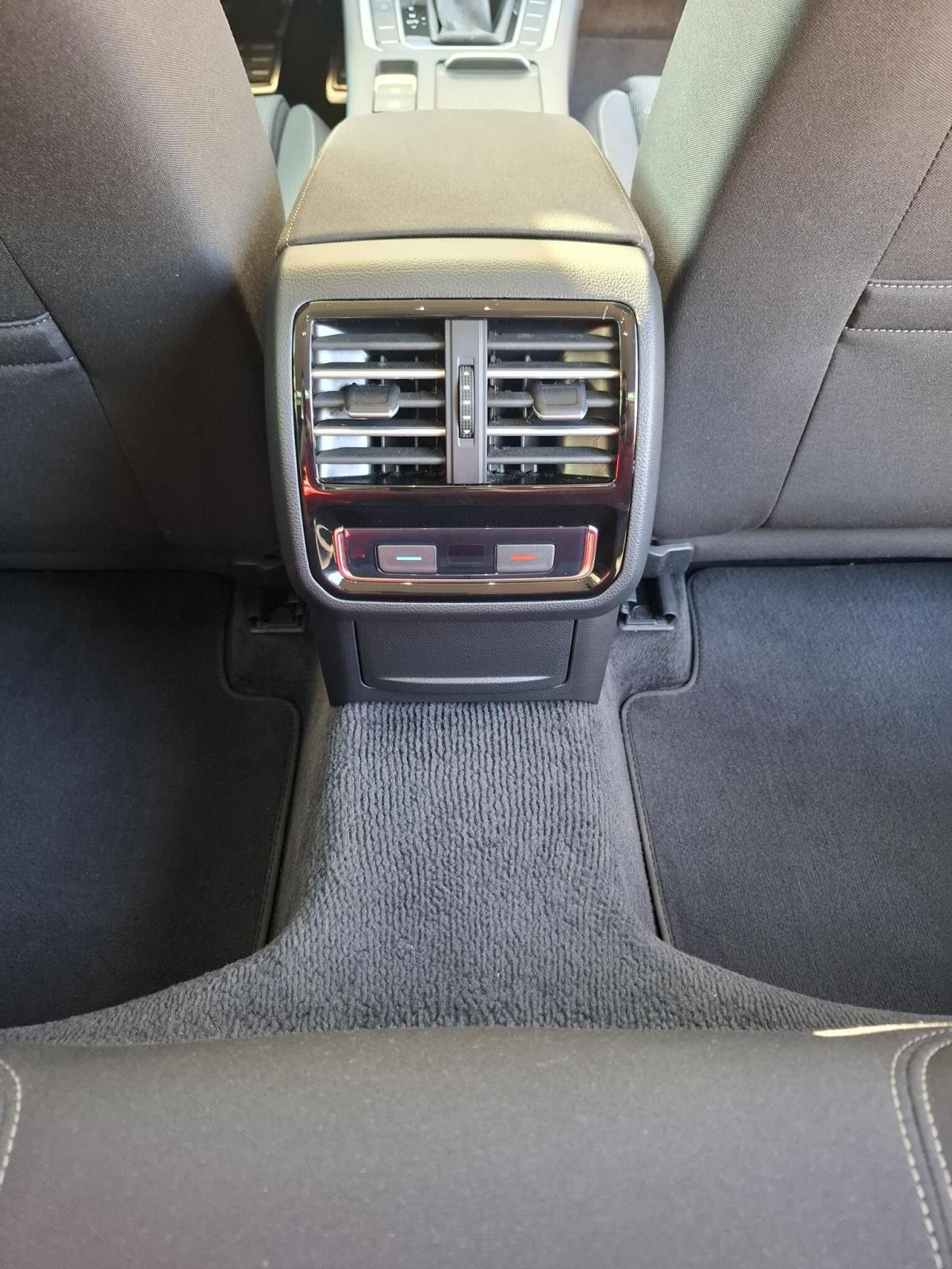 VW Passat 2,0 TDI BMT Connect, DSG 7, 2018.g., drugi vl. , reg. 07/27, fotografija 15
