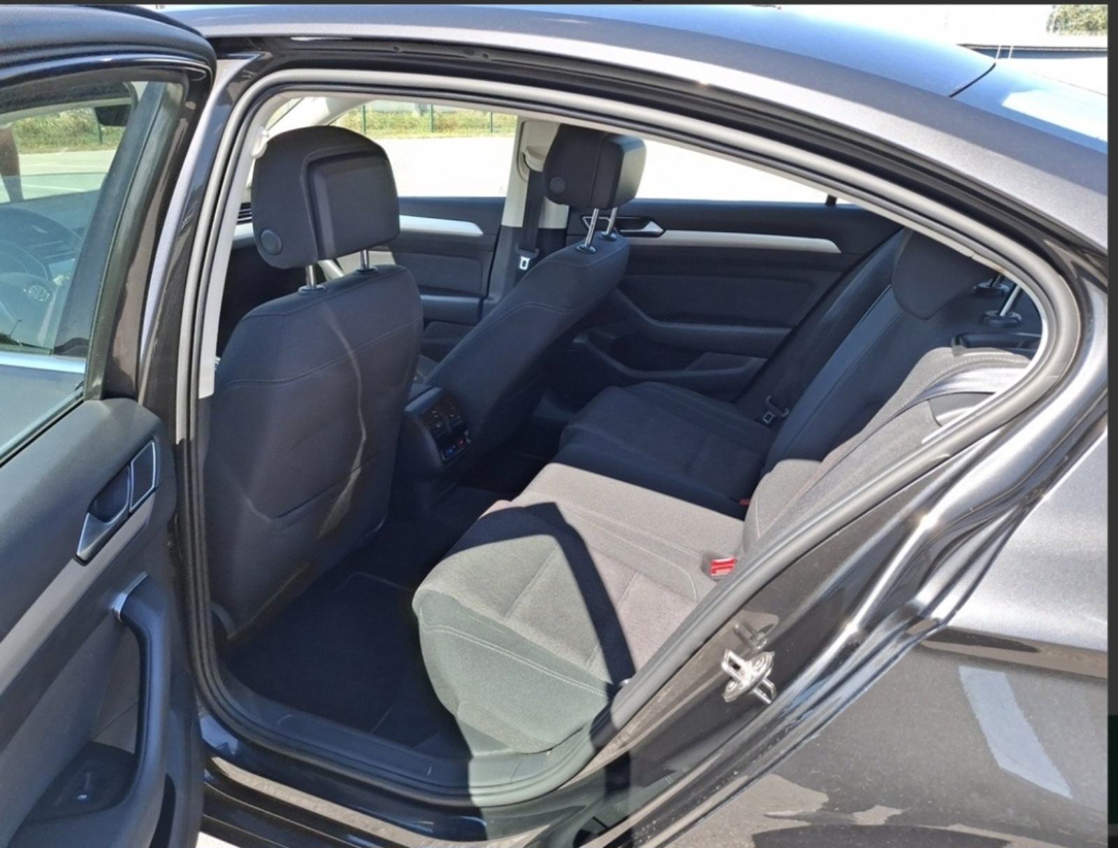 VW Passat 2,0 TDI aut. HR VOZILO 1VL. KAO NOVO, fotografija 11