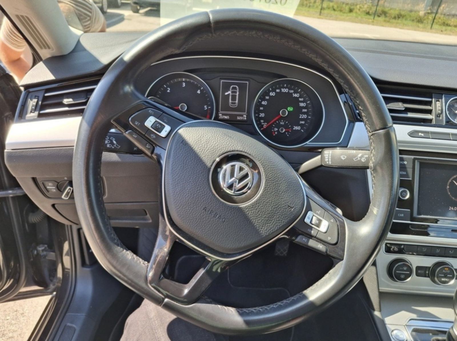VW Passat 2,0 TDI aut. HR VOZILO 1VL. KAO NOVO, fotografija 7