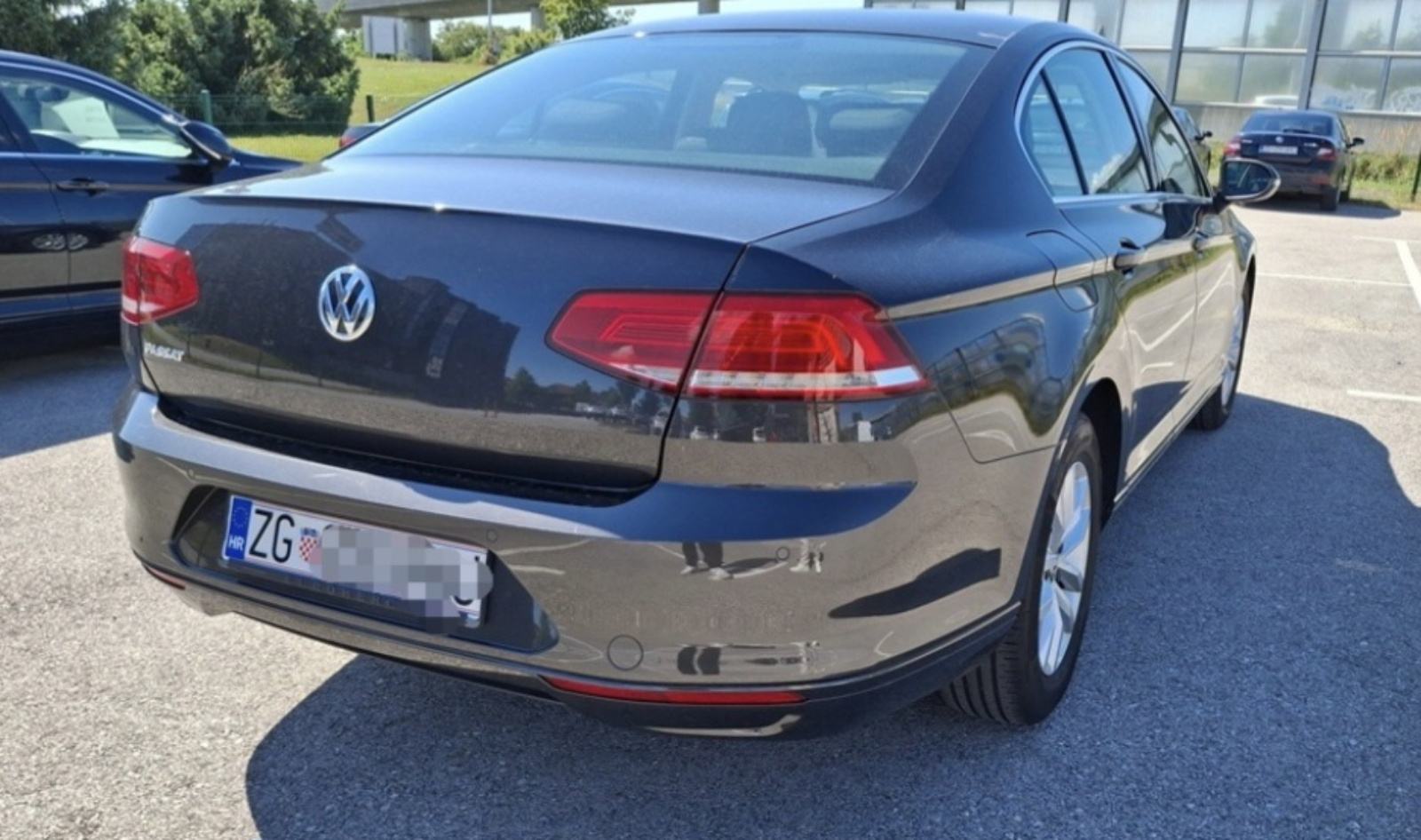 VW Passat 2,0 TDI aut. HR VOZILO 1VL. KAO NOVO, fotografija 3