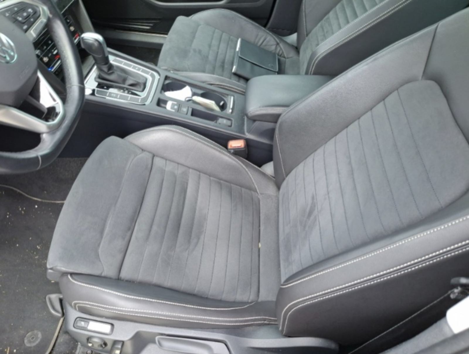 VW Passat 2,0 TDI aut. Highline-Elegance Hr Vozilo 2022, fotografija 10