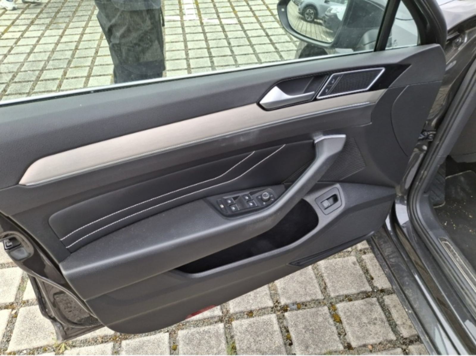 VW Passat 2,0 TDI aut. Highline-Elegance Hr Vozilo 2022, fotografija 9