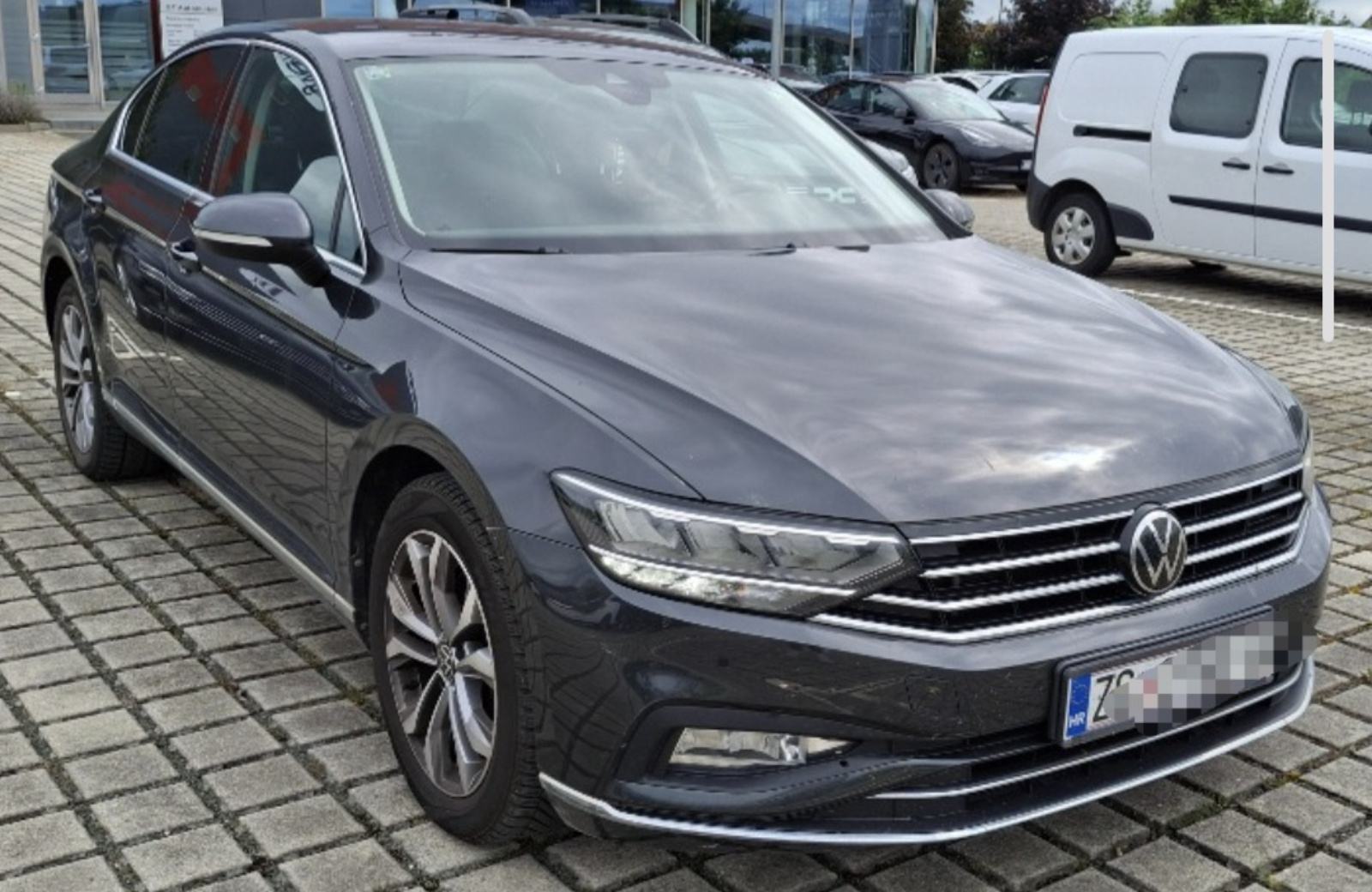 VW Passat 2,0 TDI aut. Highline-Elegance Hr Vozilo 2022, fotografija 2