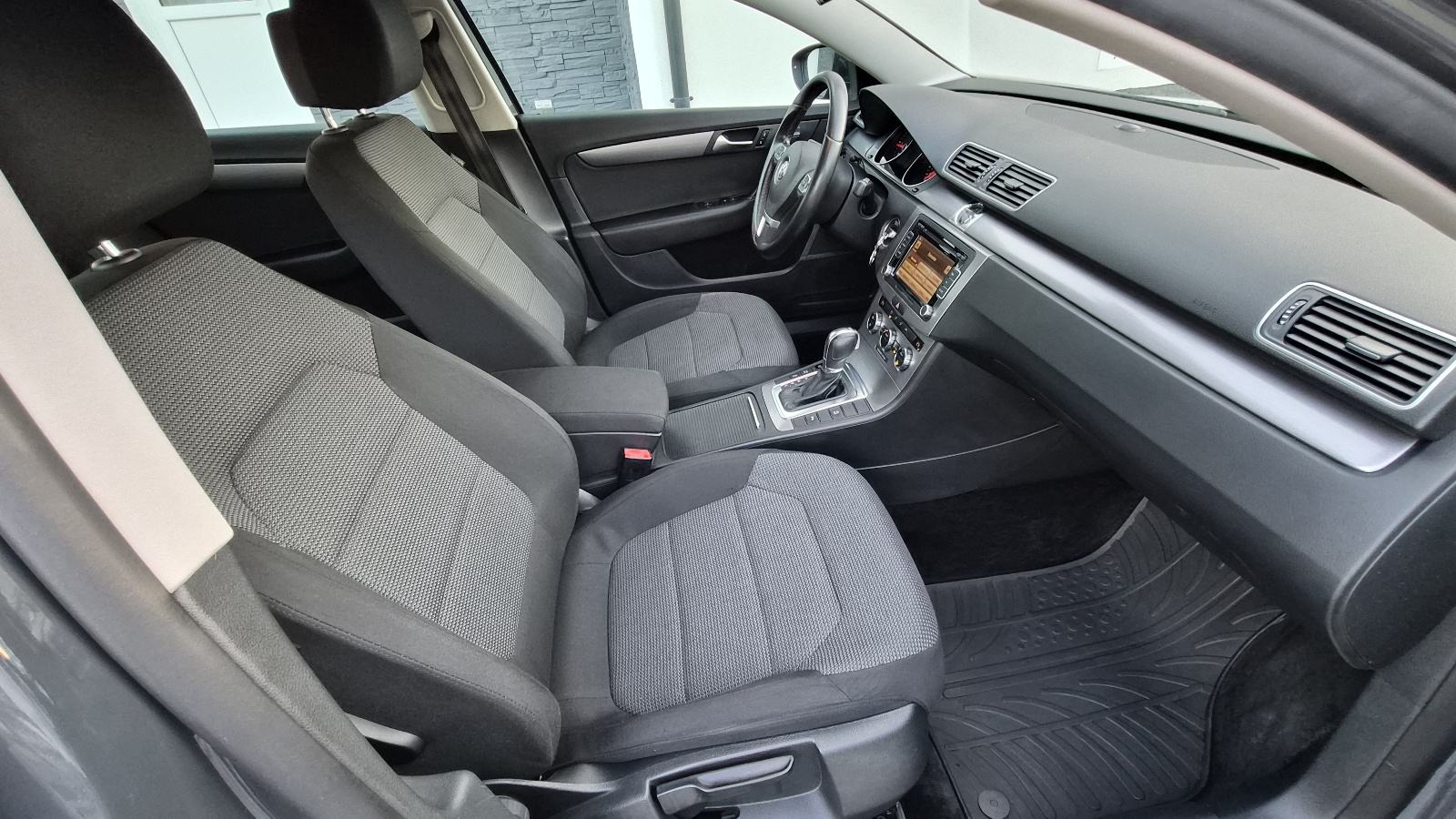 VW Passat 2,0 TDI BMT automatik - 1. VLASNIK - NIJE UVOZ - SERVISNA -, fotografija 18