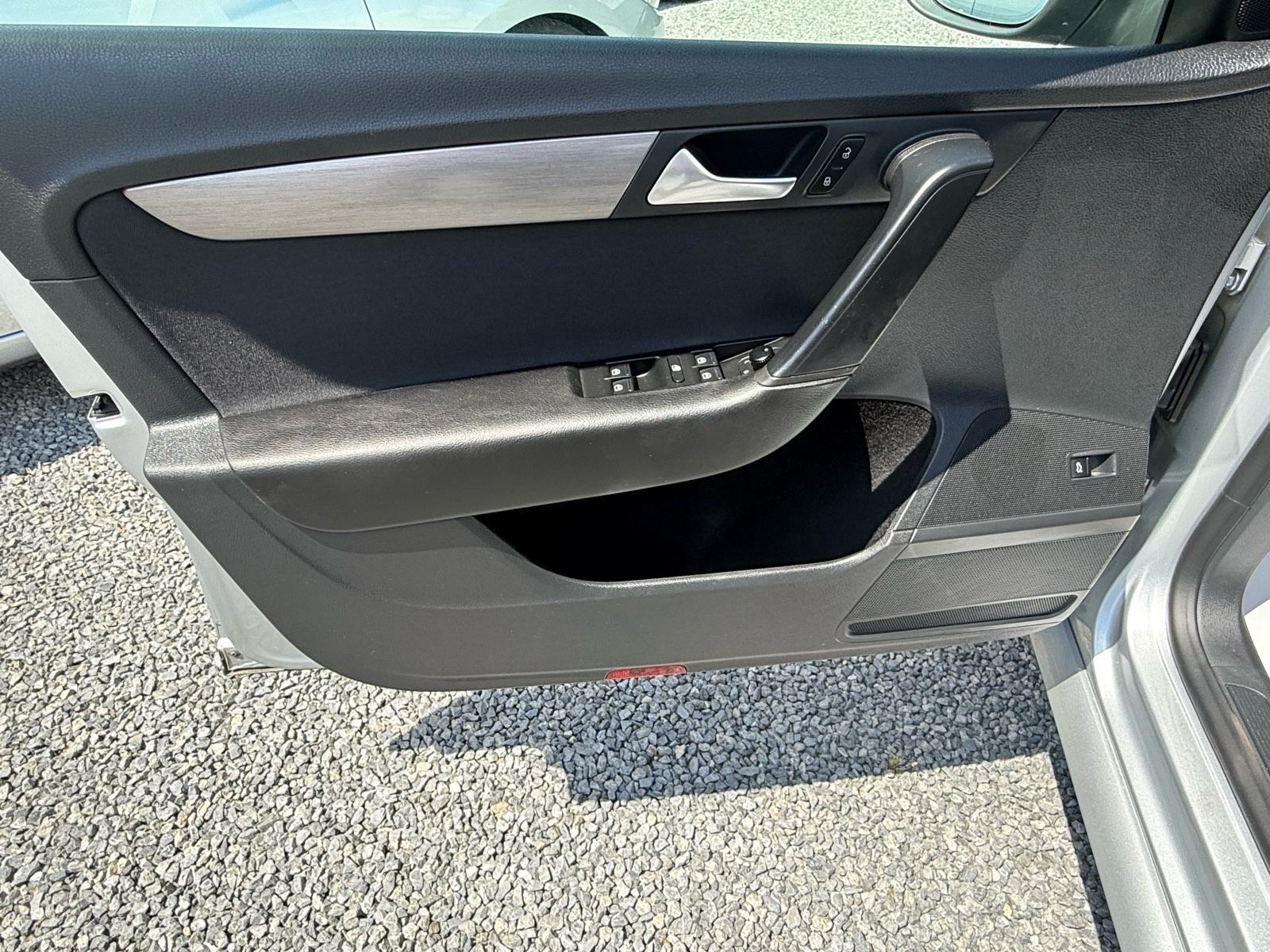 VW Passat 2,0 TDI BMT automatik, fotografija 17