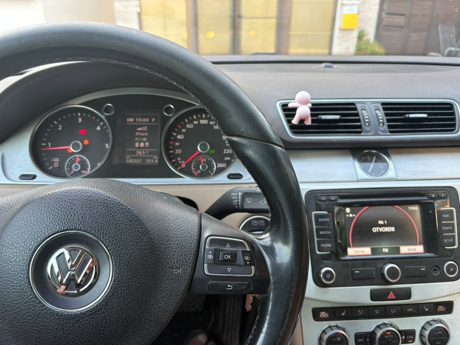 VW Passat 2,0 TDI BMT automatik, fotografija 6